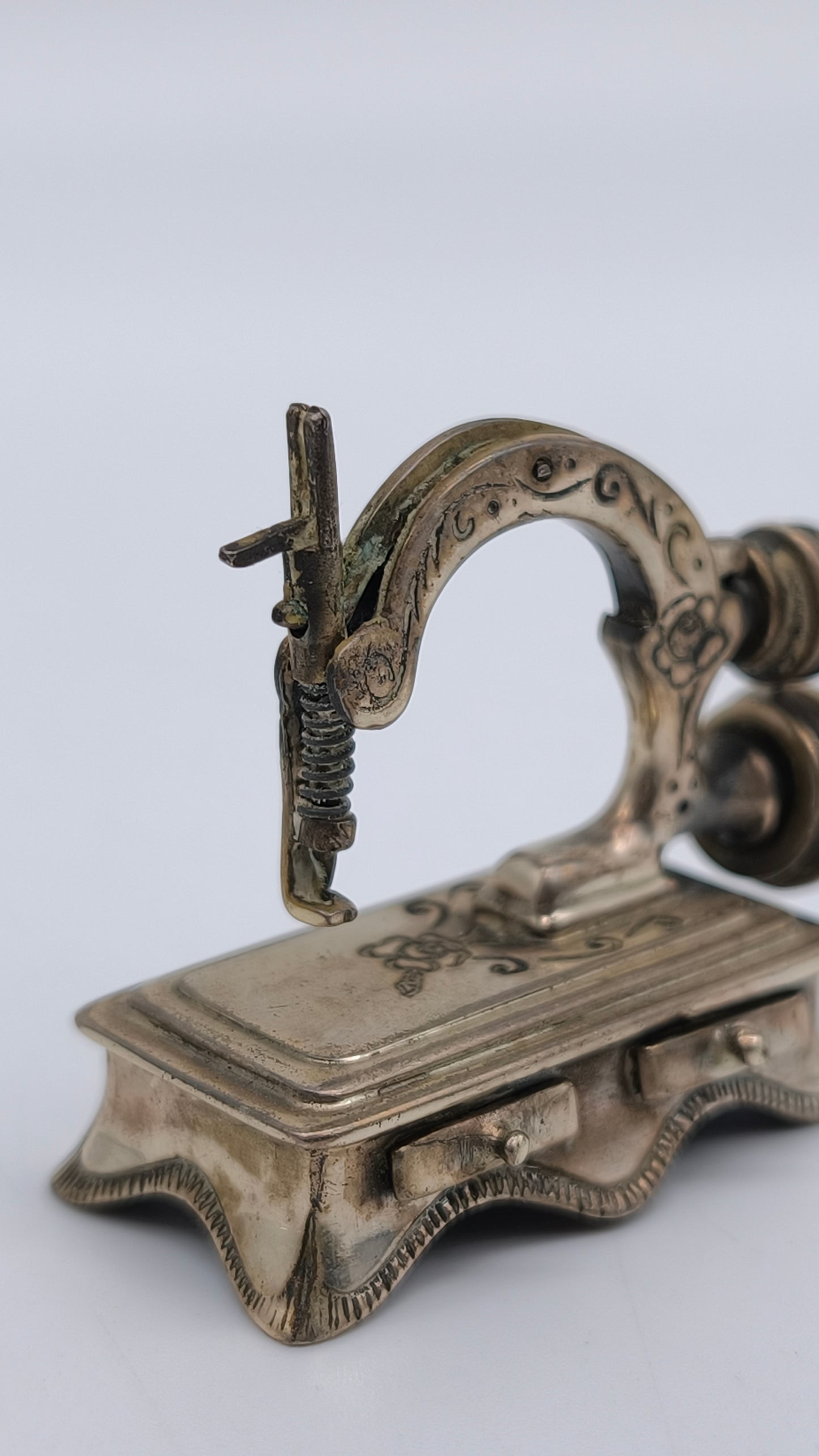 78351 Miniatura macchina da cucire