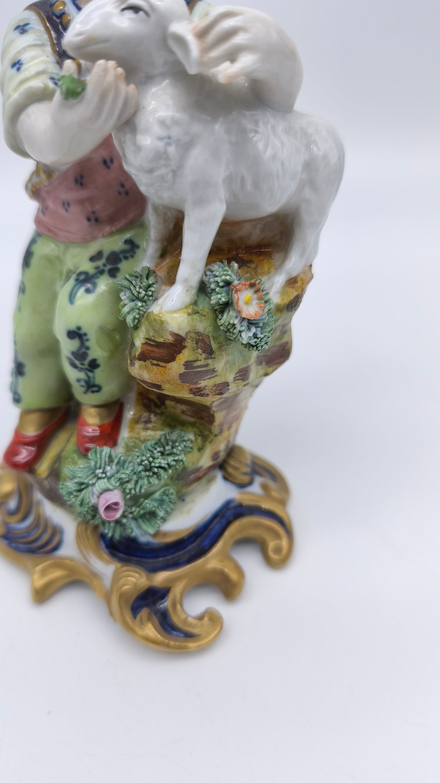 78241-1 Statuina fanciullo con agnello in ceramica Limoges