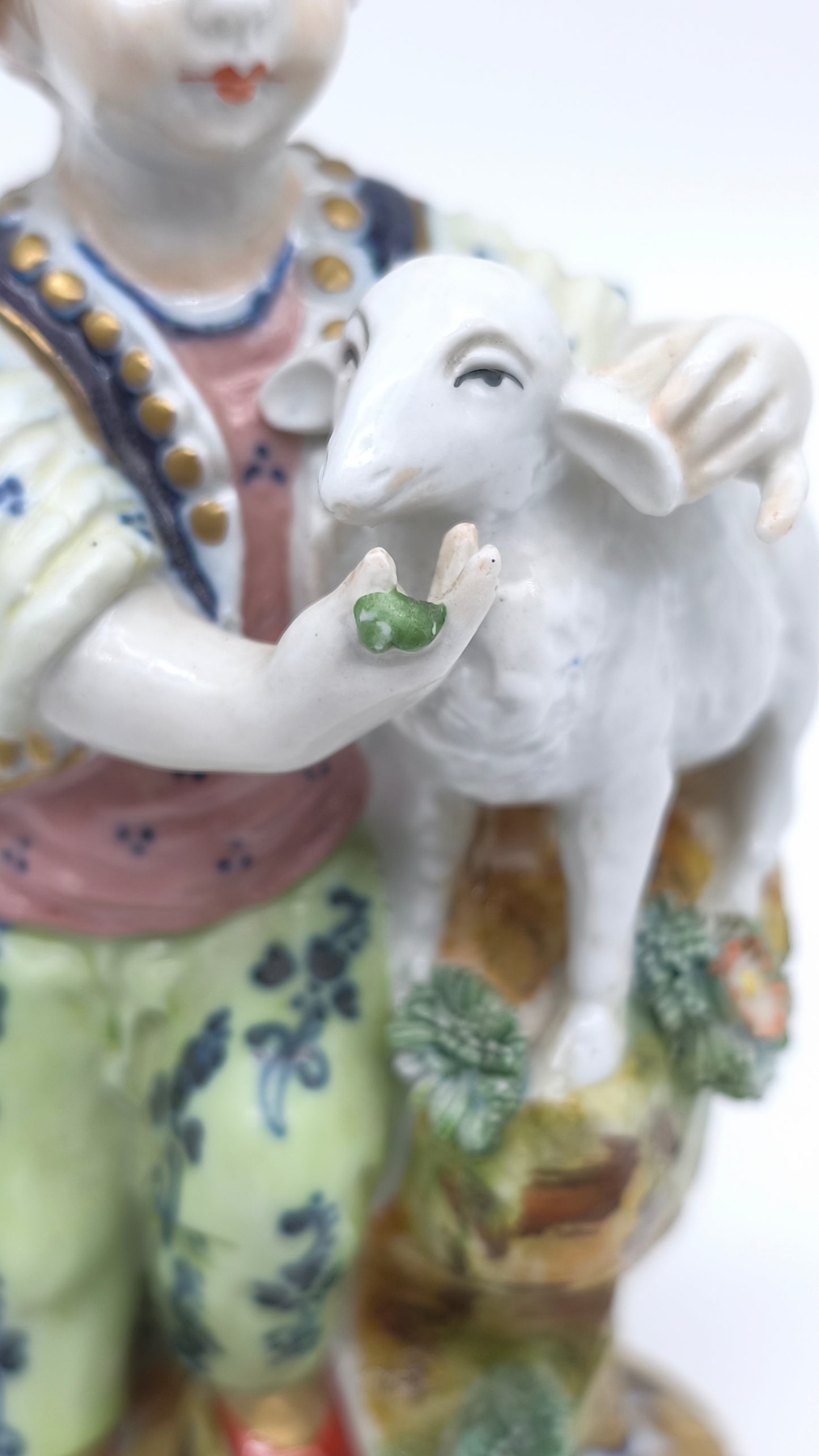 78241-1 Statuina fanciullo con agnello in ceramica Limoges