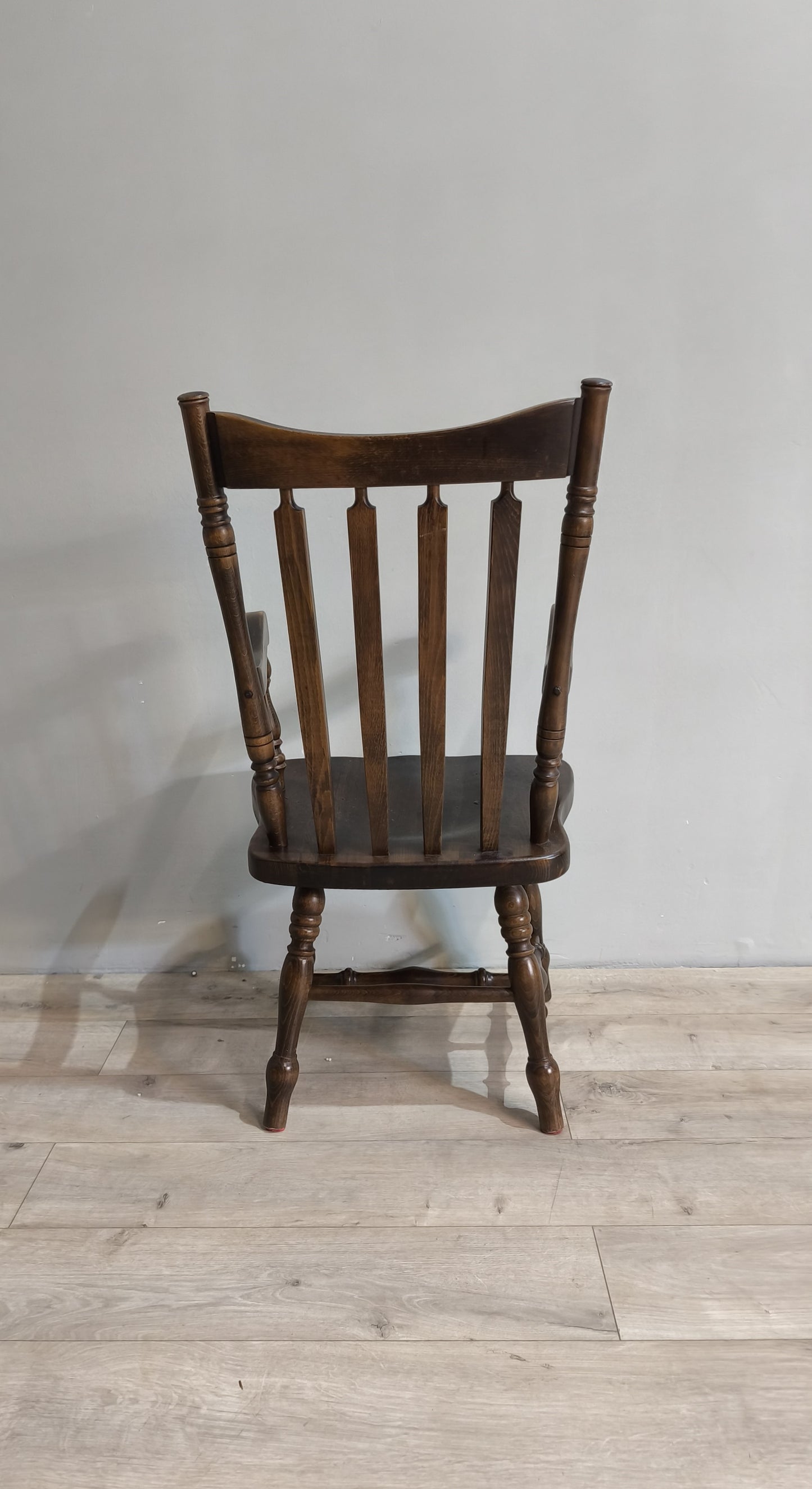 78445 Poltroncina in legno con braccioli