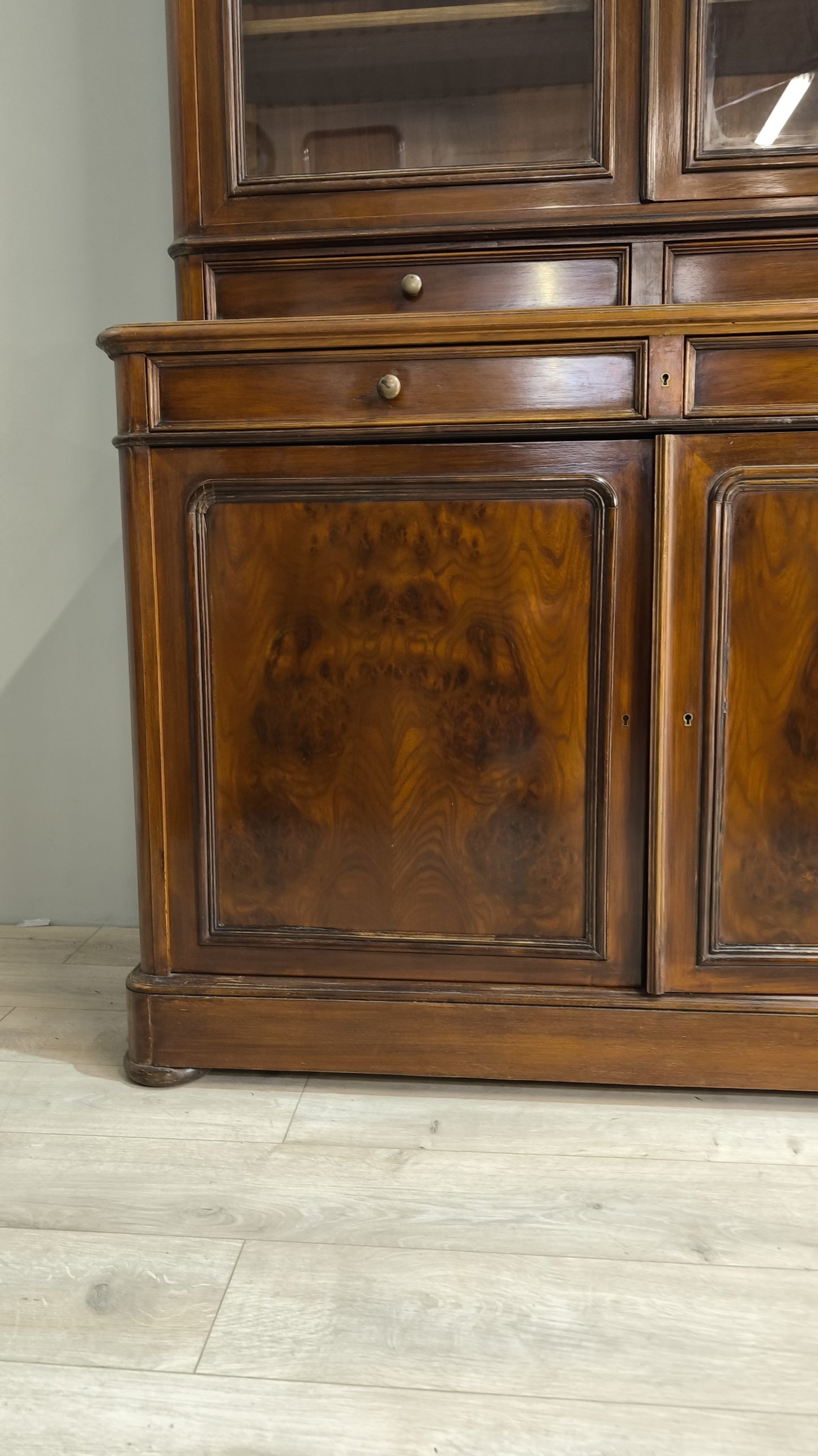 78296 Credenza in legno due ante