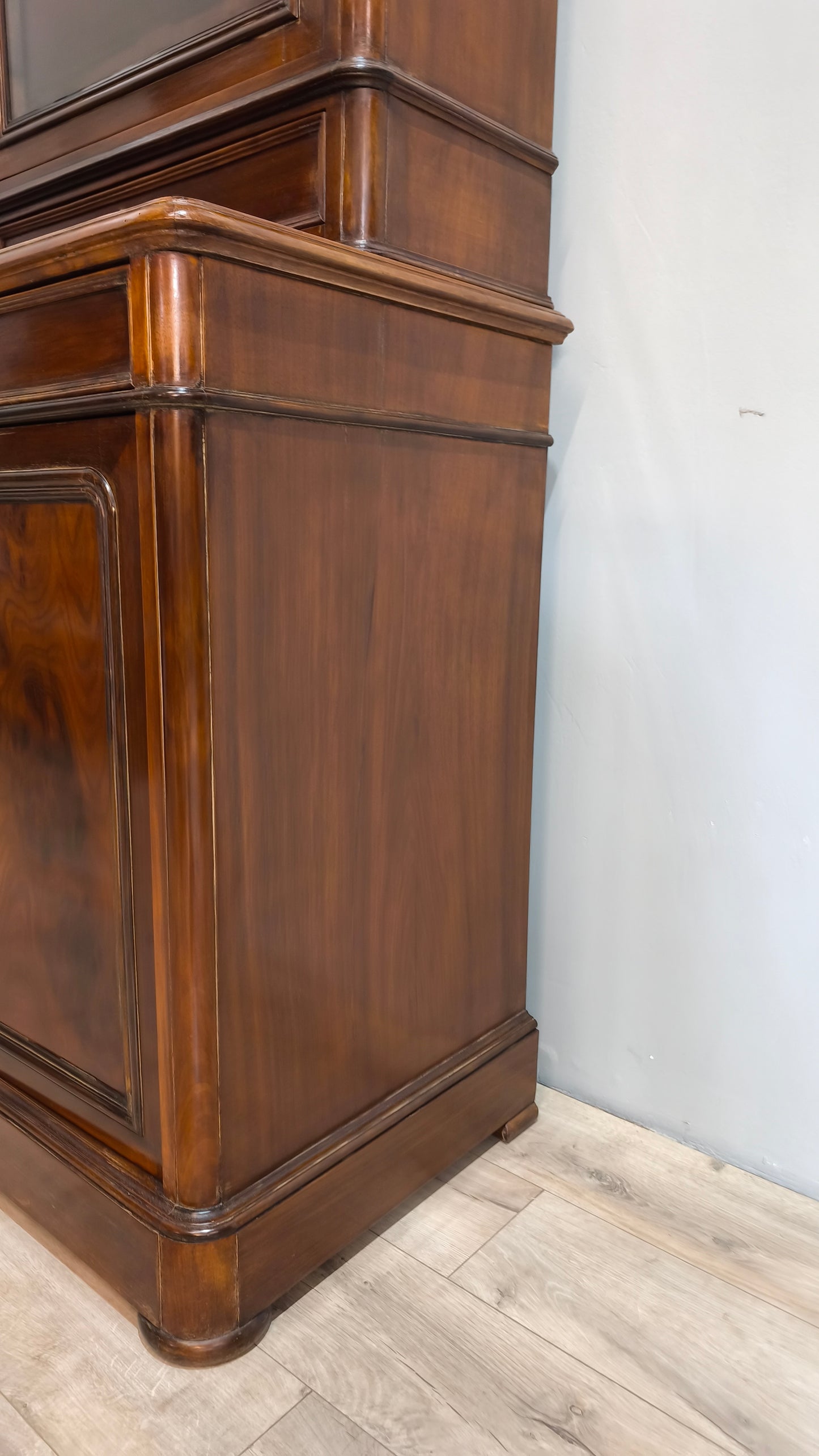 78296 Credenza in legno due ante