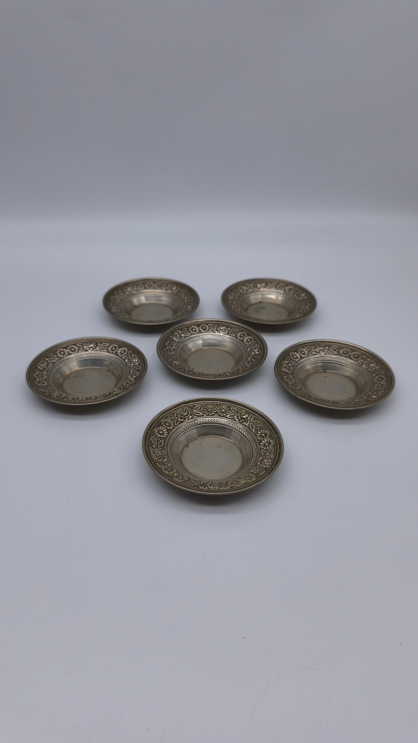 78367 Set n 6 piattini silver lavorati con decorazione a motivo floreale