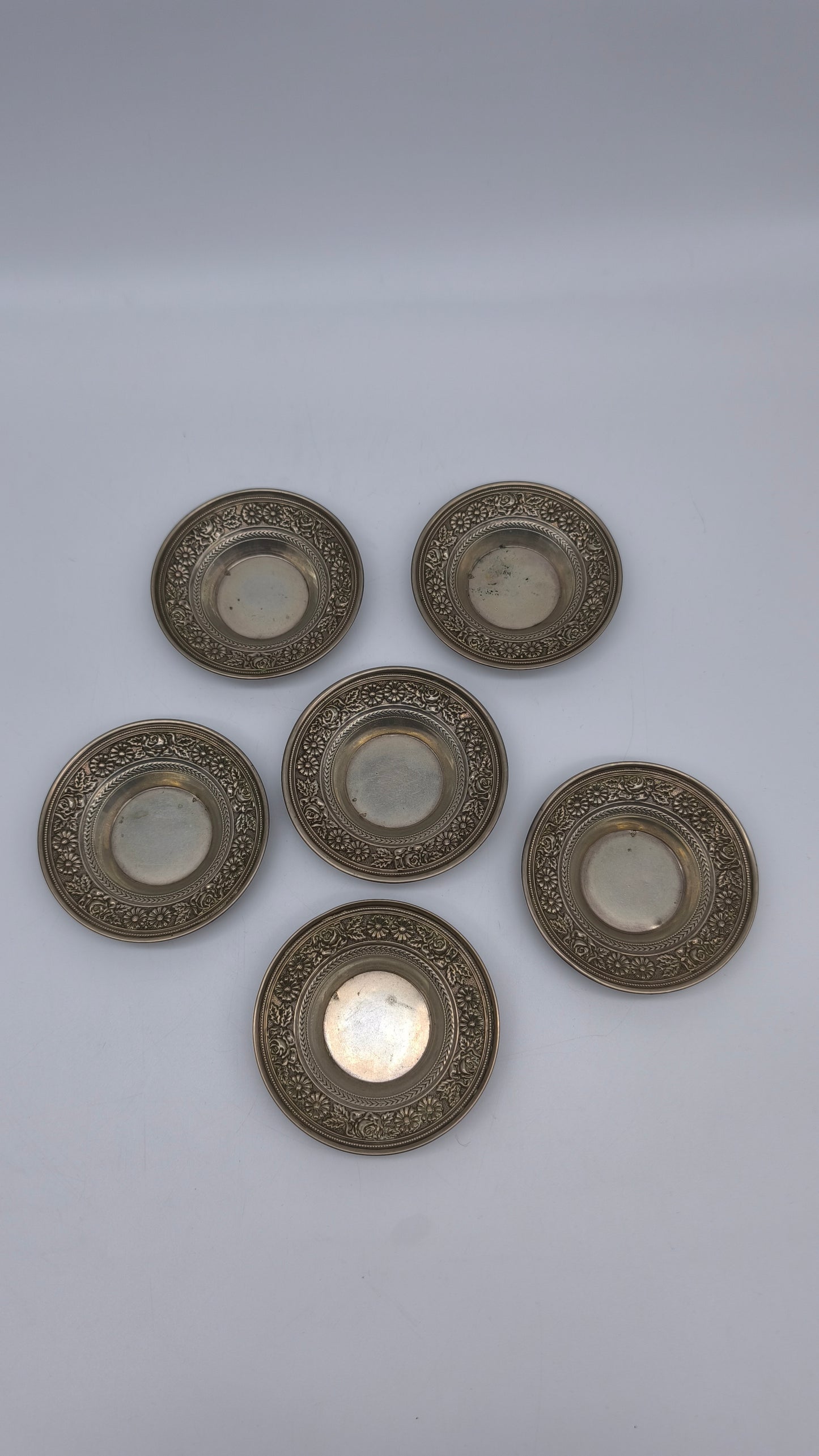 78367 Set n 6 piattini silver lavorati con decorazione a motivo floreale