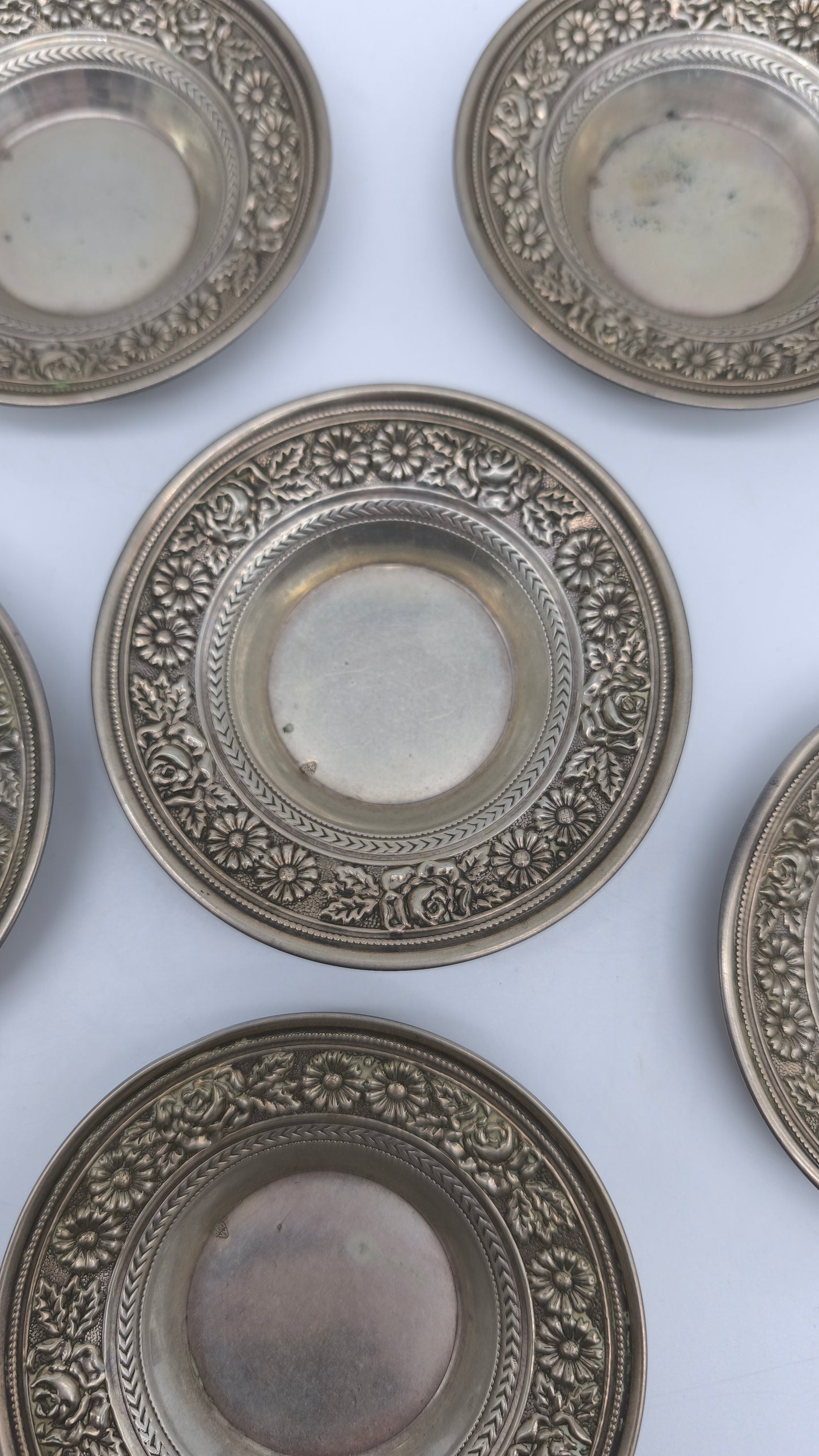 78367 Set n 6 piattini silver lavorati con decorazione a motivo floreale