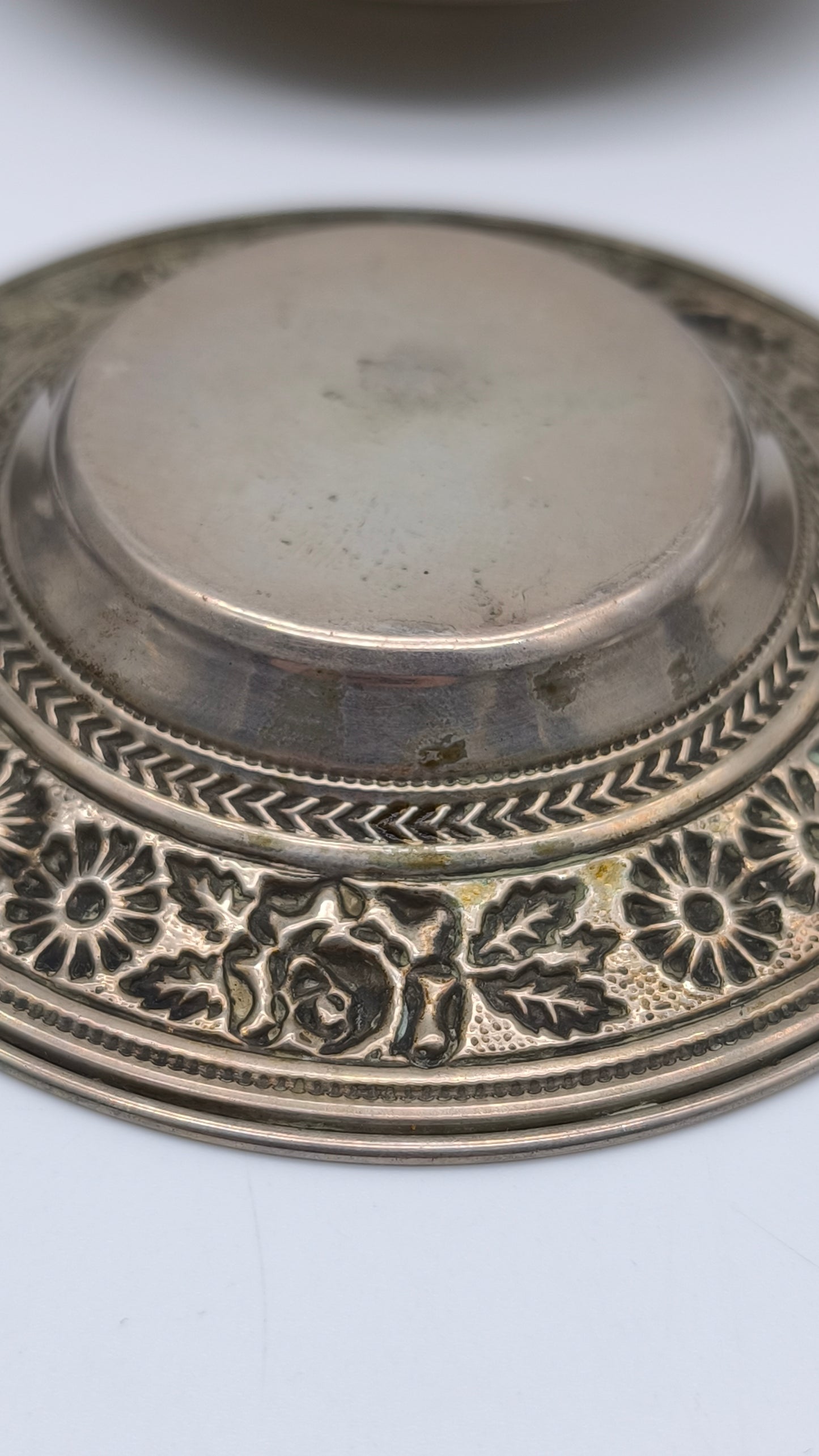 78367 Set n 6 piattini silver lavorati con decorazione a motivo floreale