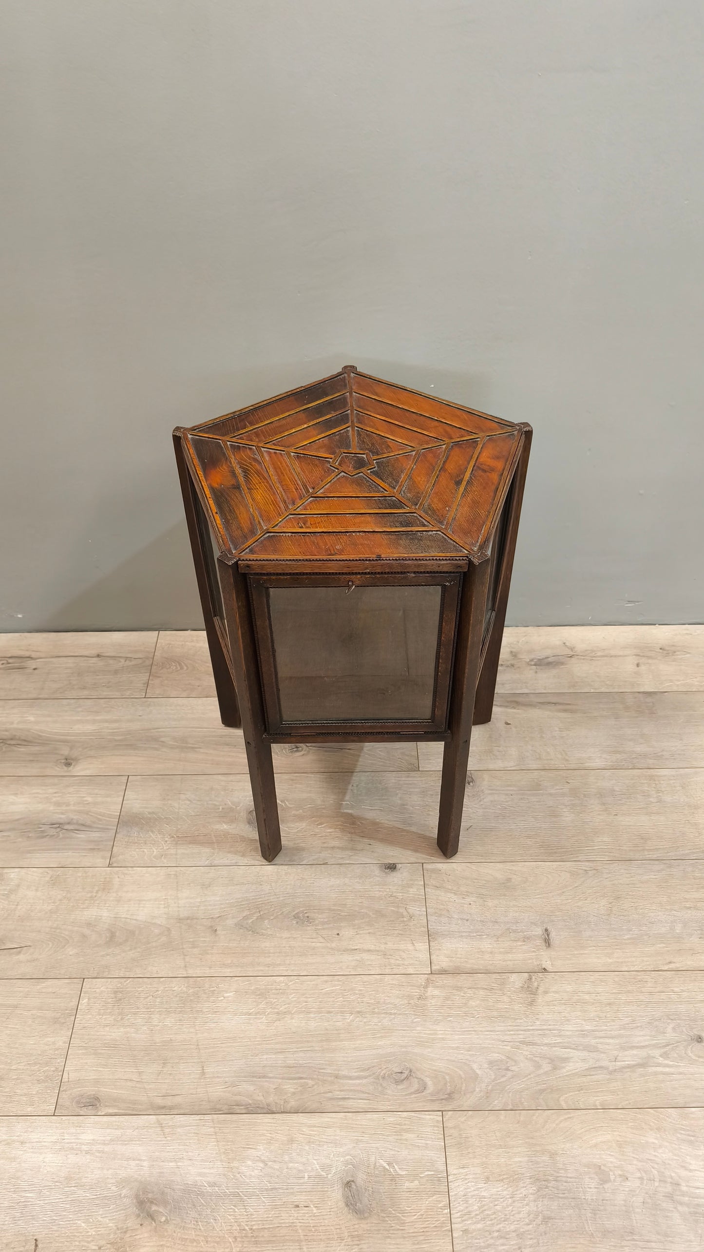 78618 Vetrinetta in legno pentagonale