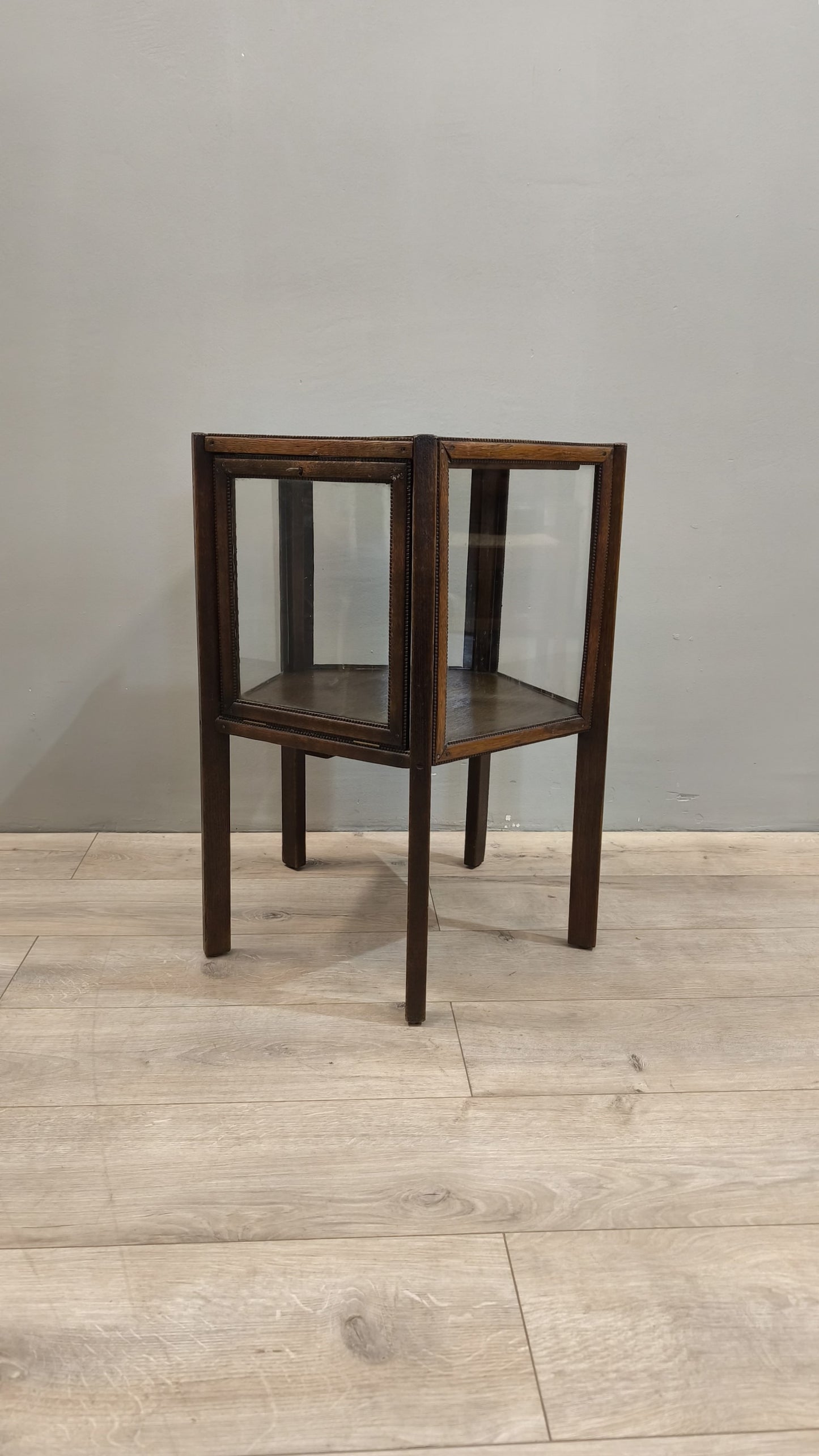 78618 Vetrinetta in legno pentagonale