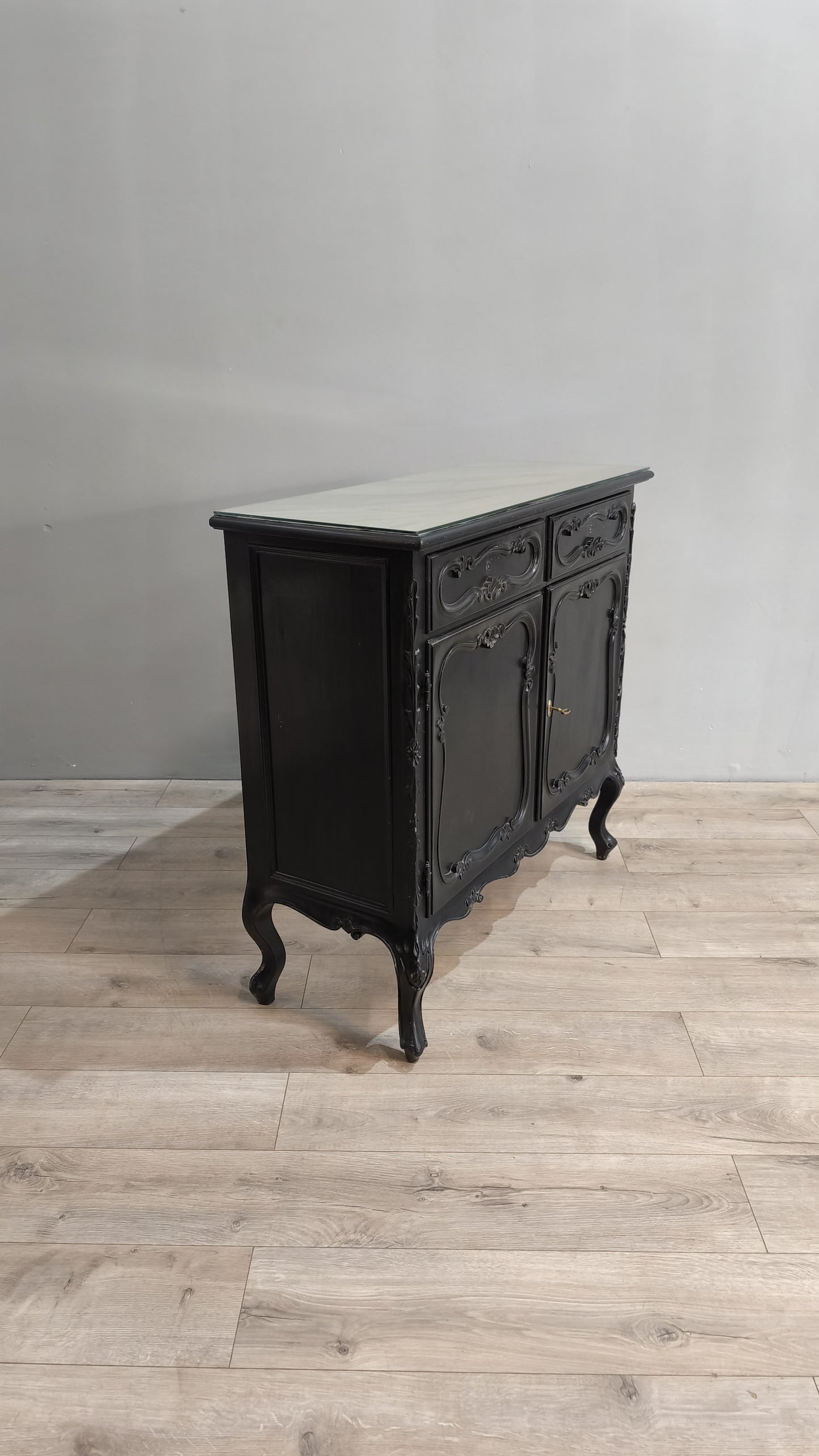 78610 Credenzina nera due sportelli in legno
