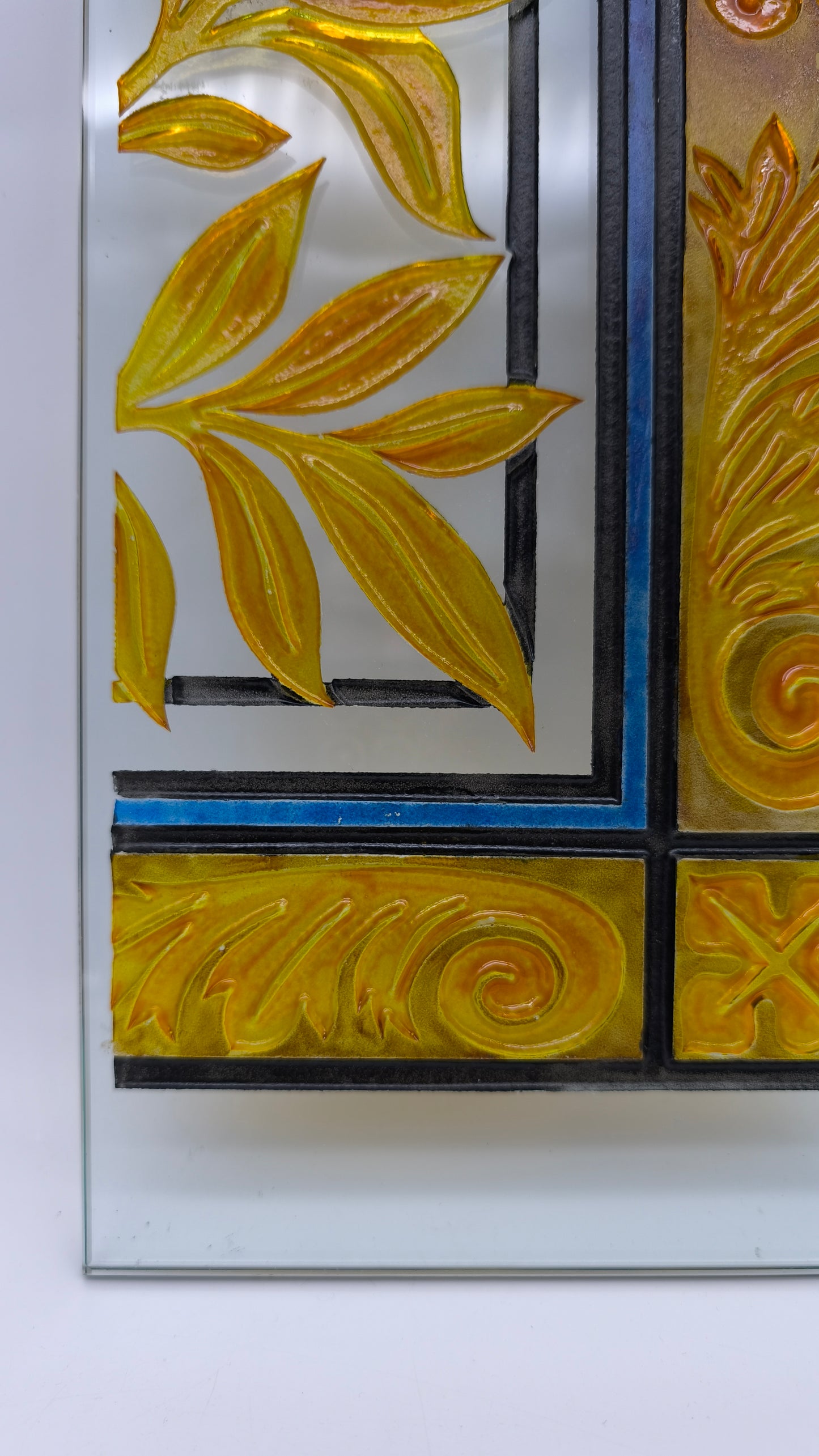 78624 Decorazione ornamentale su lastra di vetro