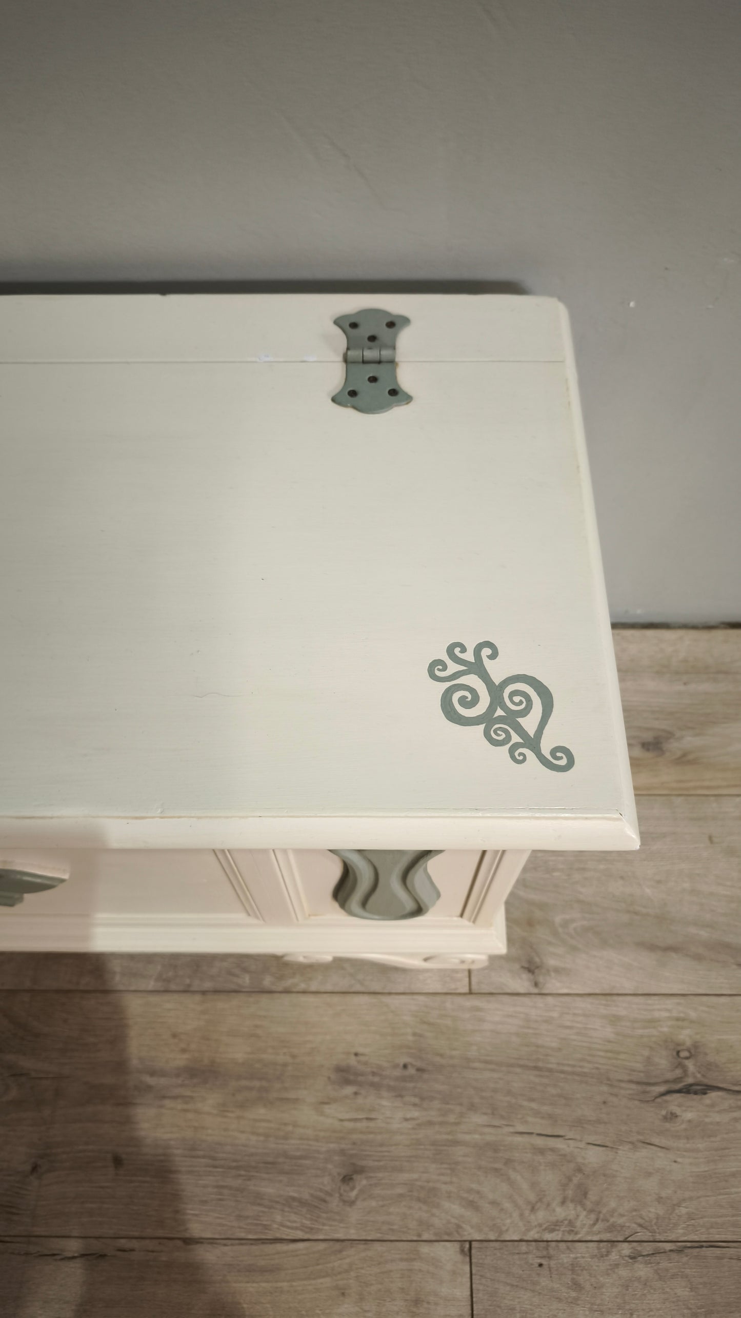 78784 Cassapanca in legno dipinta