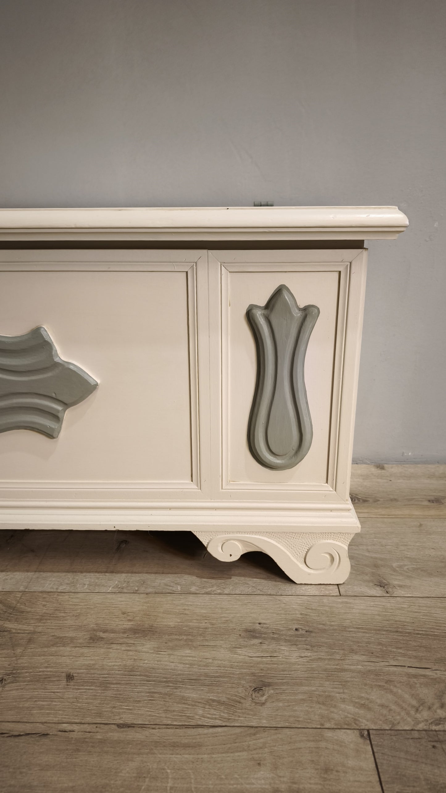 78784 Cassapanca in legno dipinta