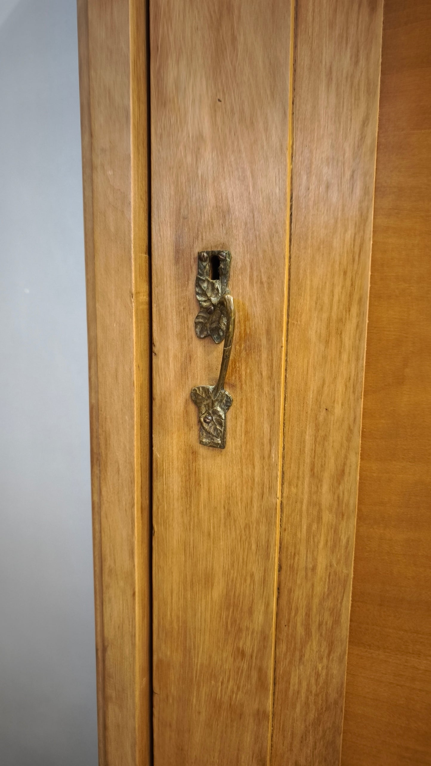 78974 Armadio in legno un'anta stile Liberty