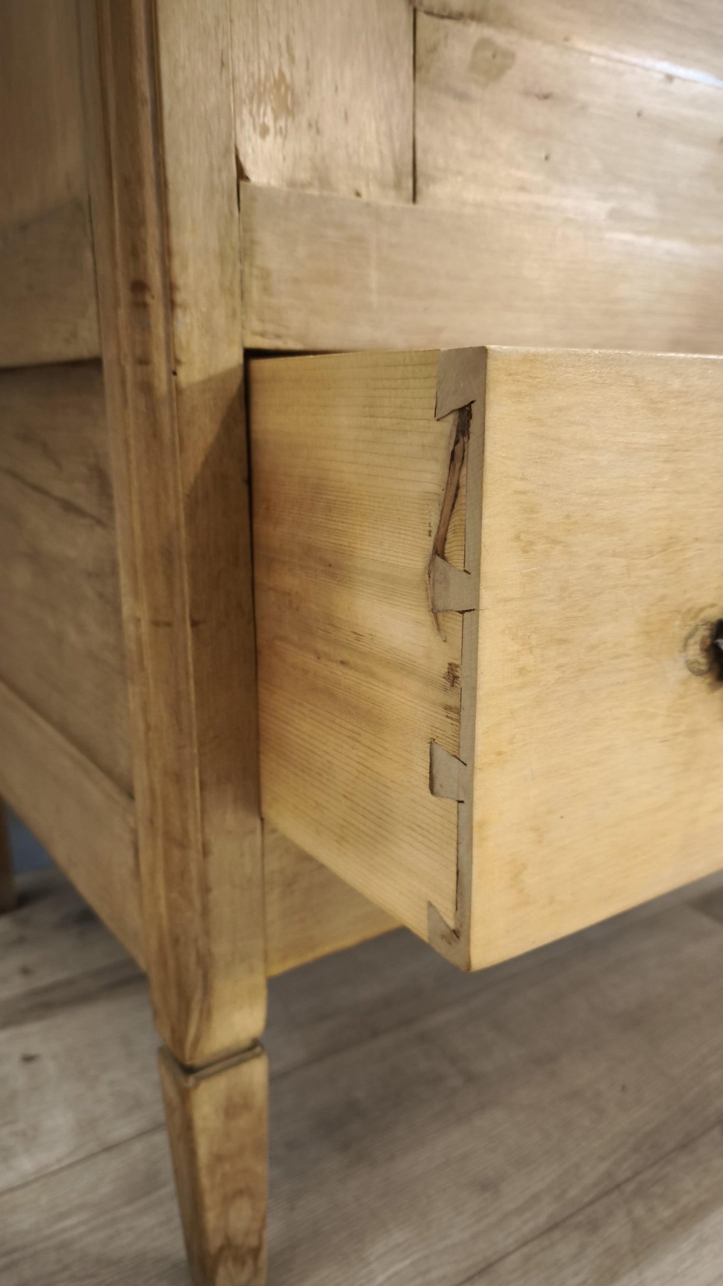 78974 Armadio in legno un'anta stile Liberty