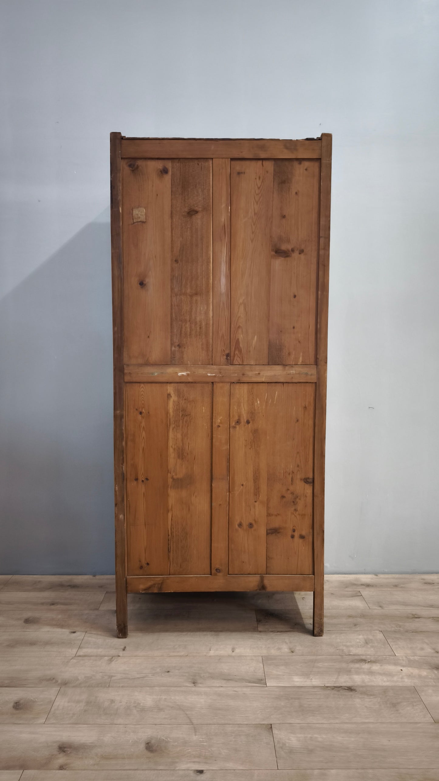 78974 Armadio in legno un'anta stile Liberty
