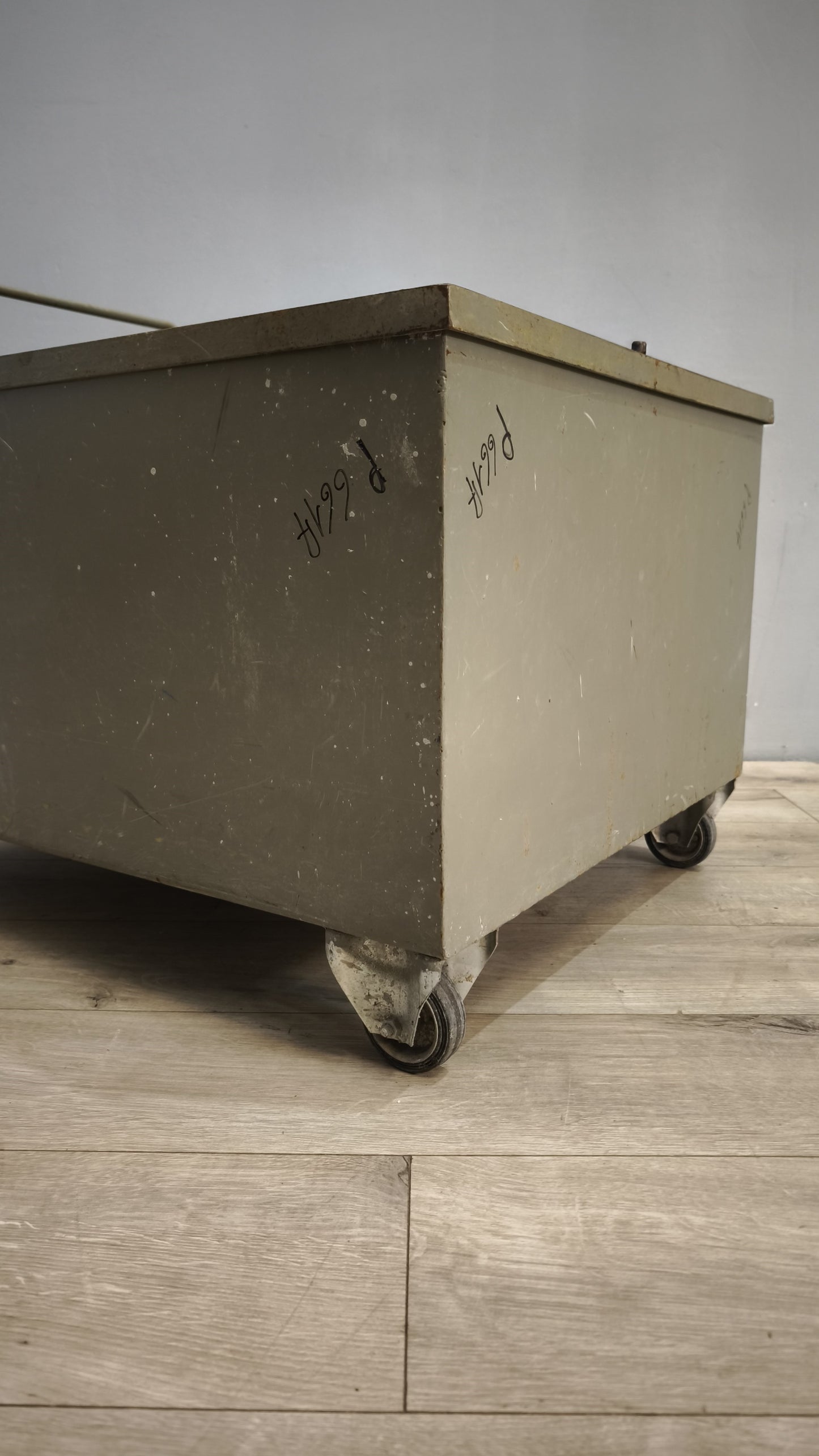 78972 Carrello in ferro stile industriale