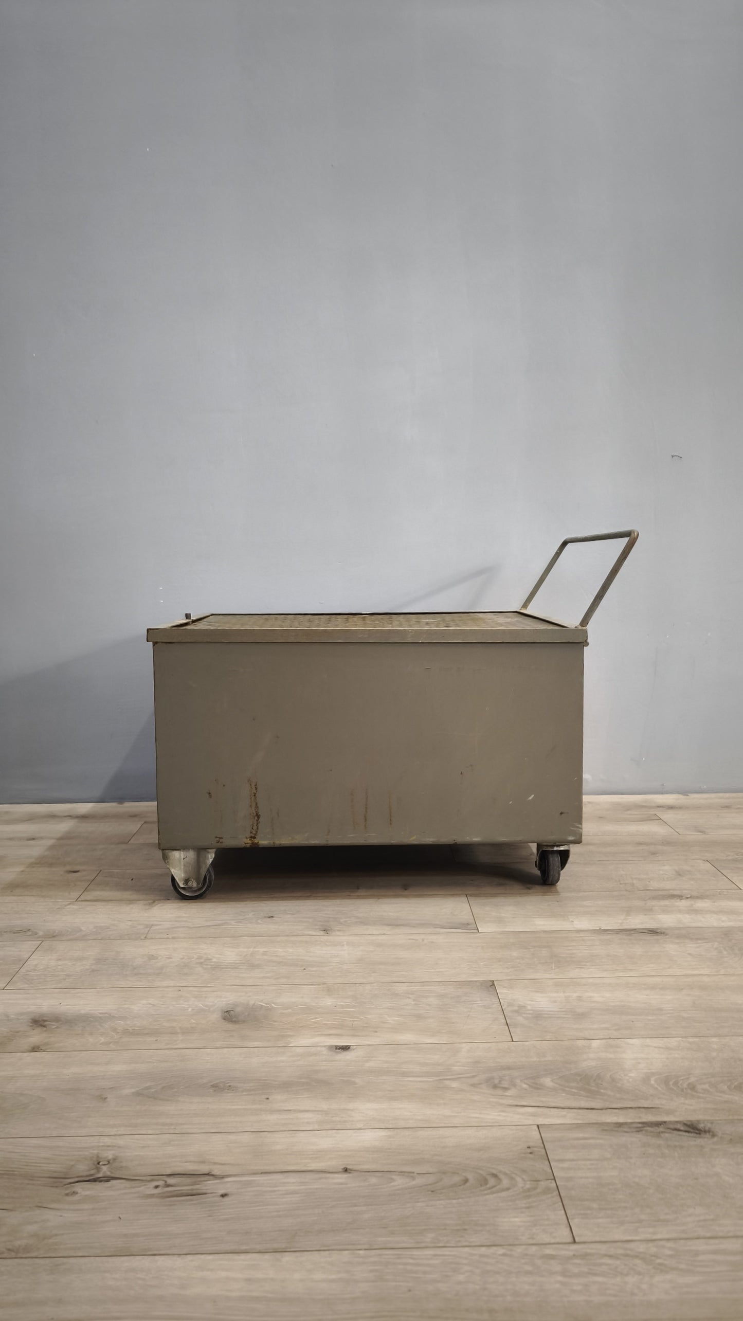 78972 Carrello in ferro stile industriale