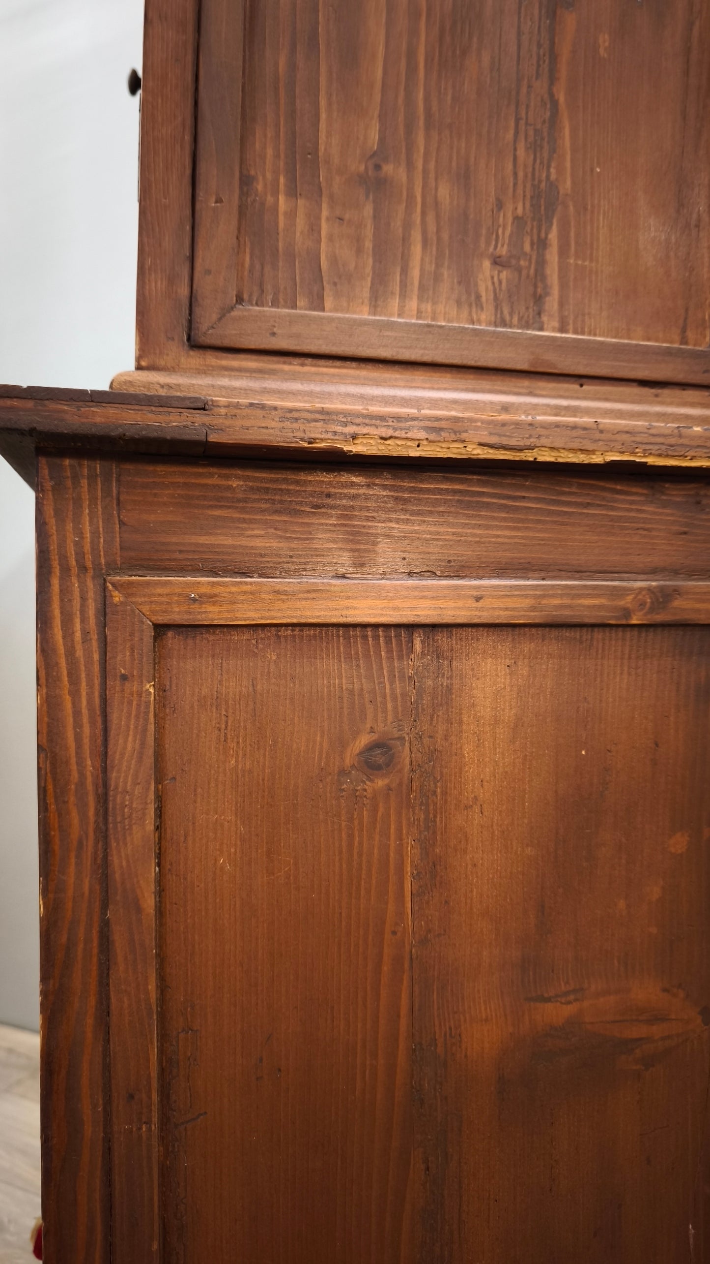 78988 Credenza in legno due sportelli