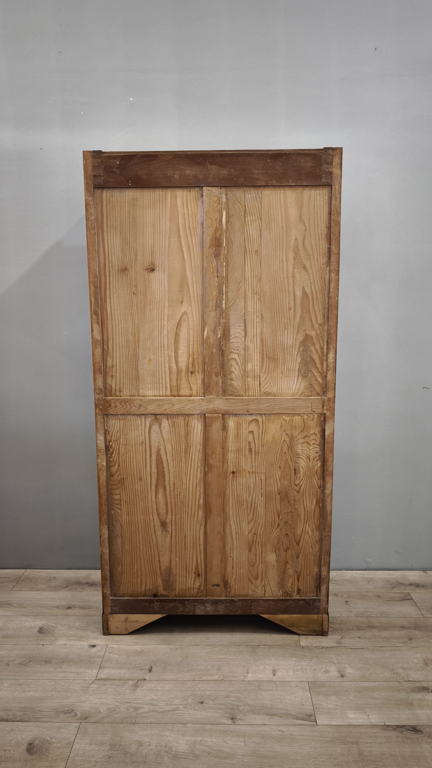79018 Vetrina in legno due sportelli