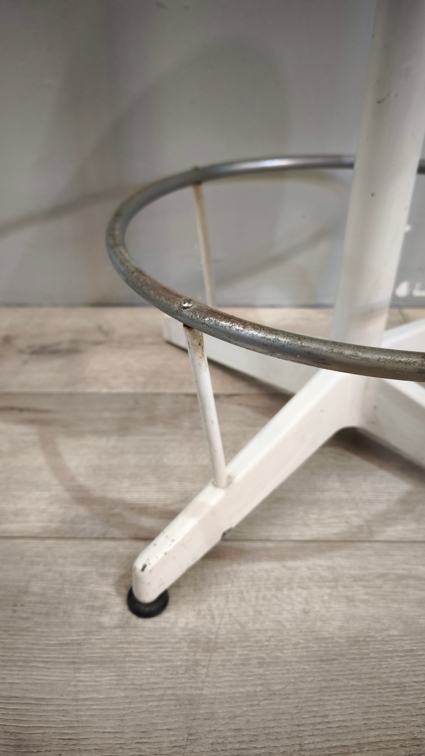 79020 Sgabello stile industriale