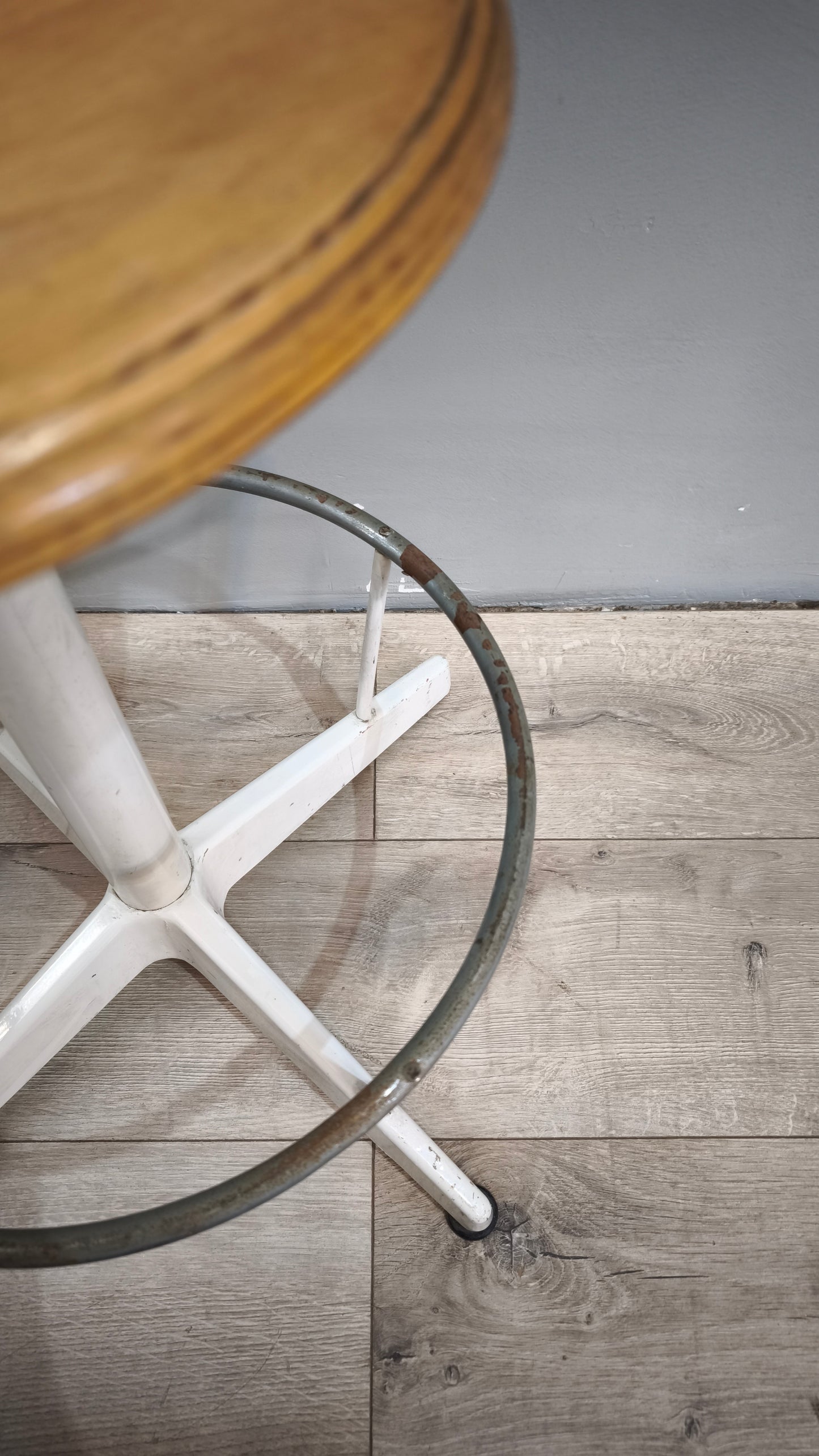 79020 Sgabello stile industriale