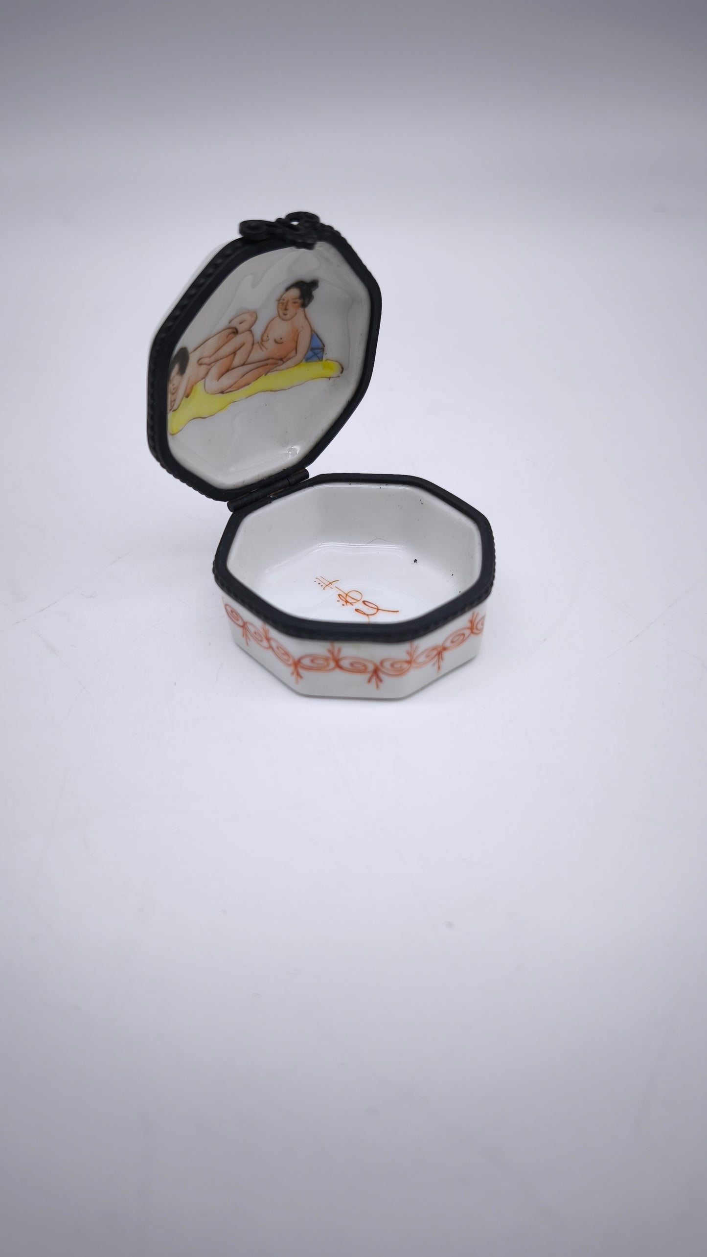 78847-3 Scatolina in ceramica Limoges