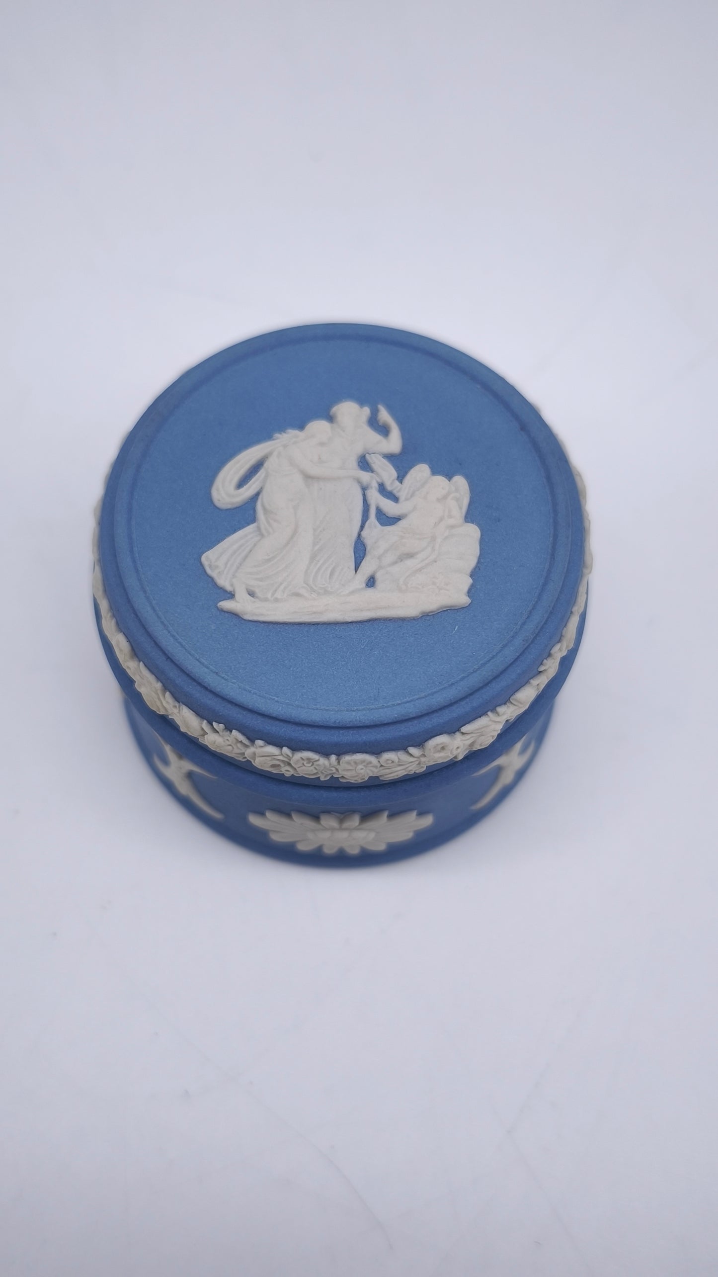 78851 Scatolina in ceramica Wedgwood
