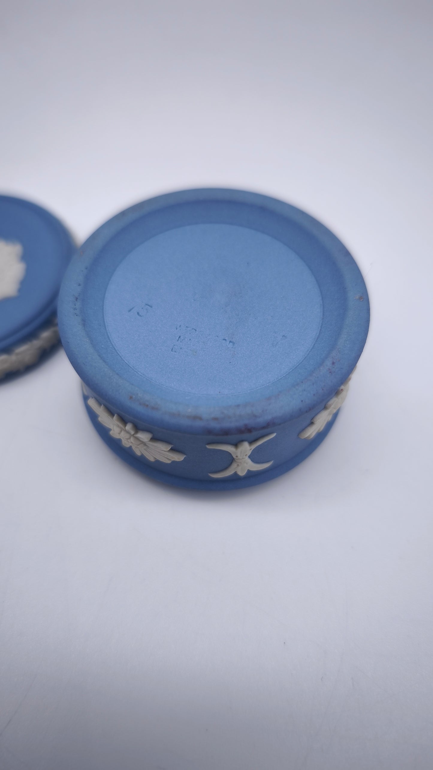 78851 Scatolina in ceramica Wedgwood