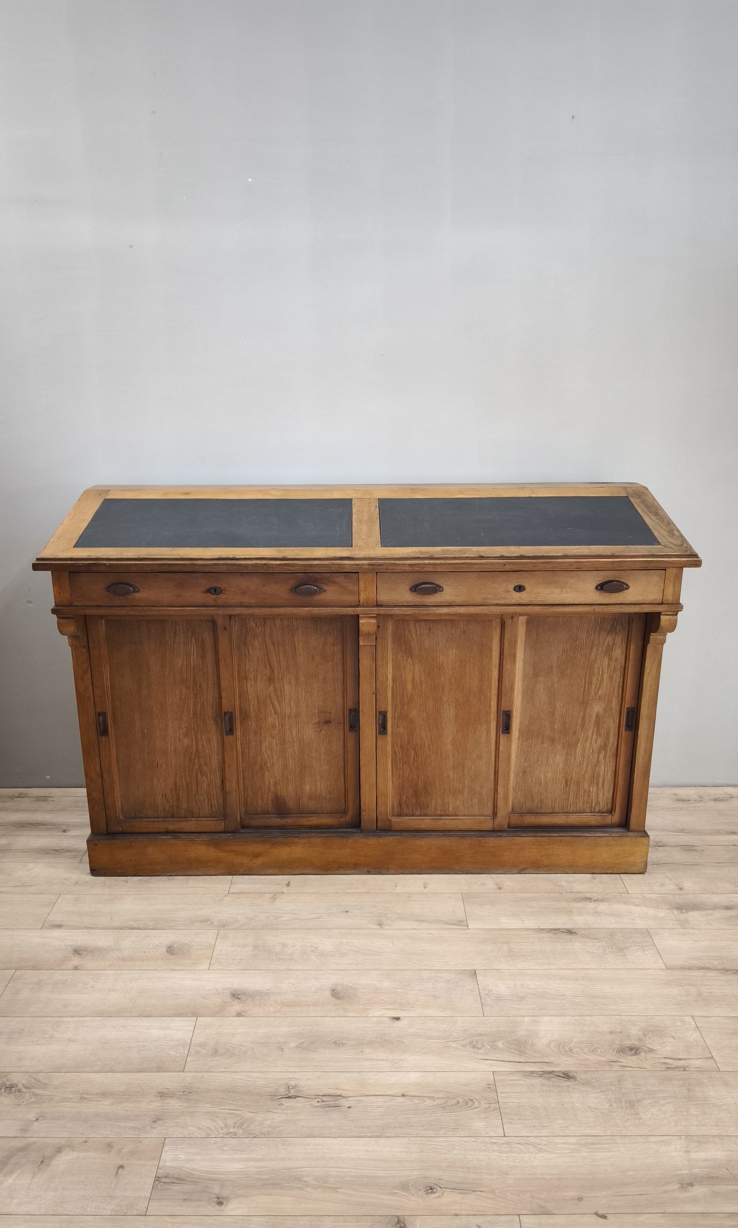 79072 Mobile archivio in legno con piano inclinato