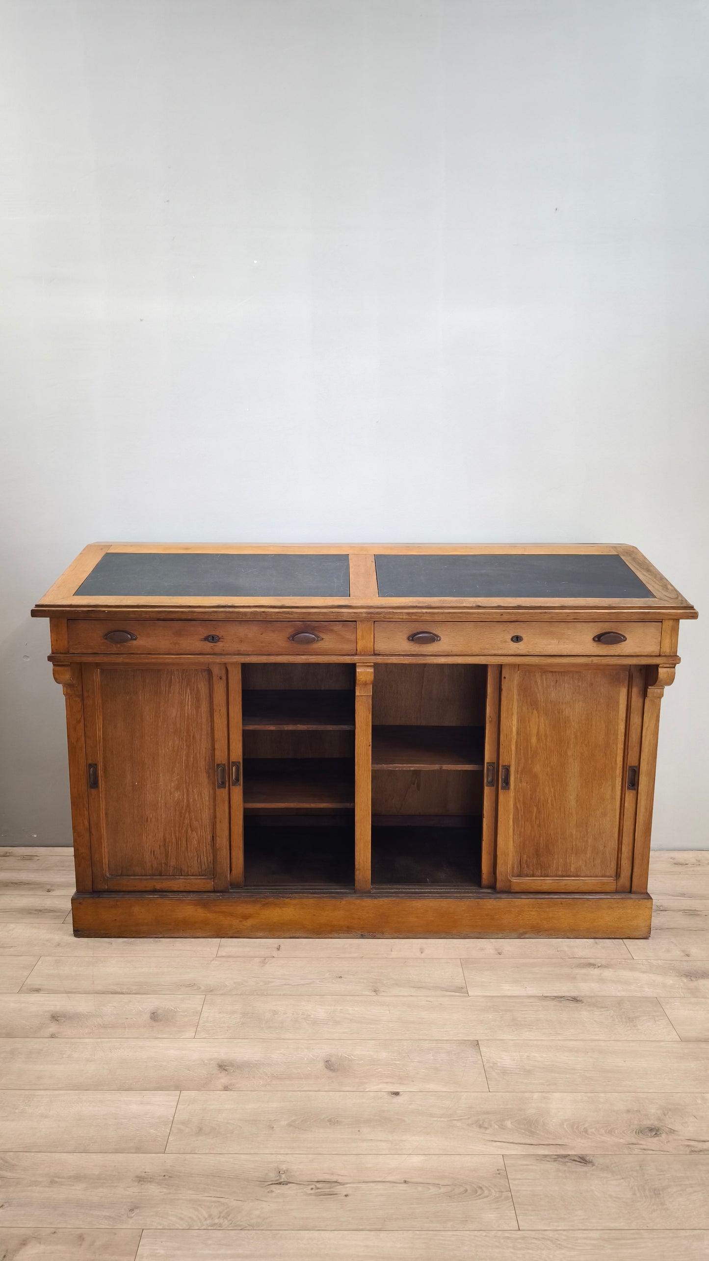 79072 Mobile archivio in legno con piano inclinato