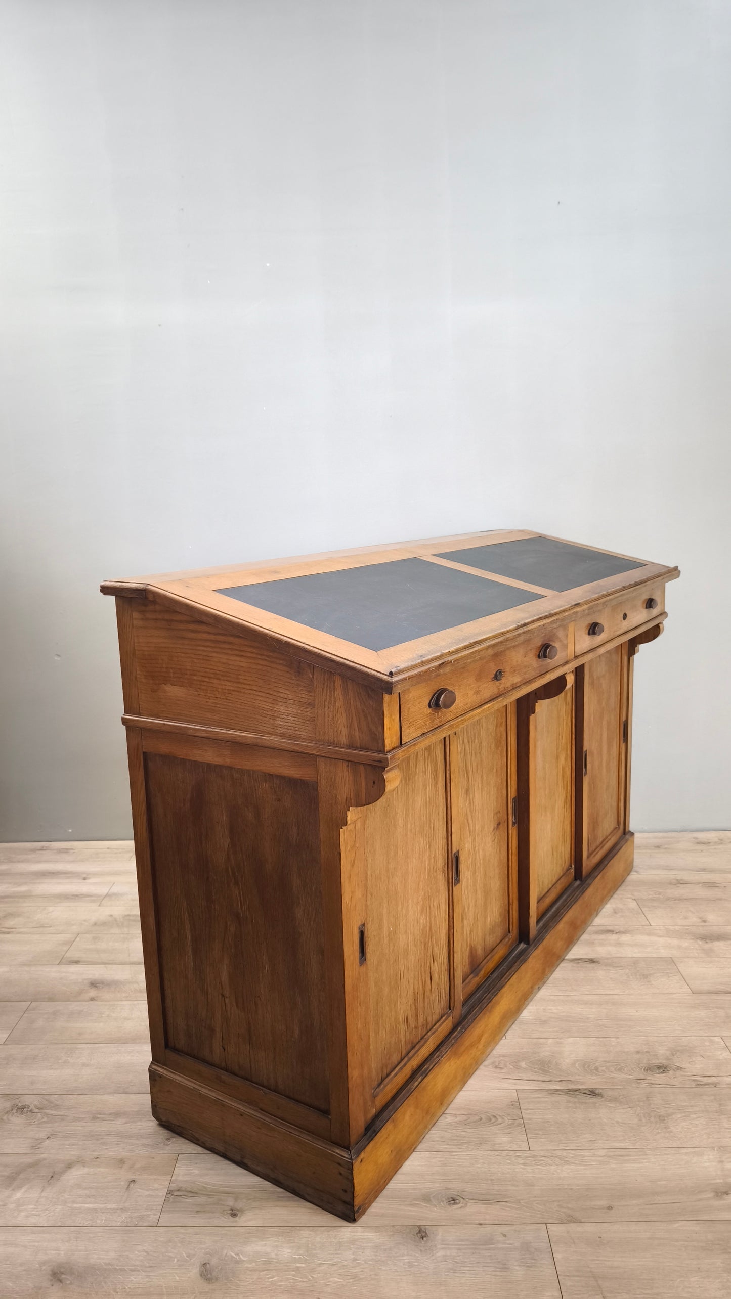 79072 Mobile archivio in legno con piano inclinato