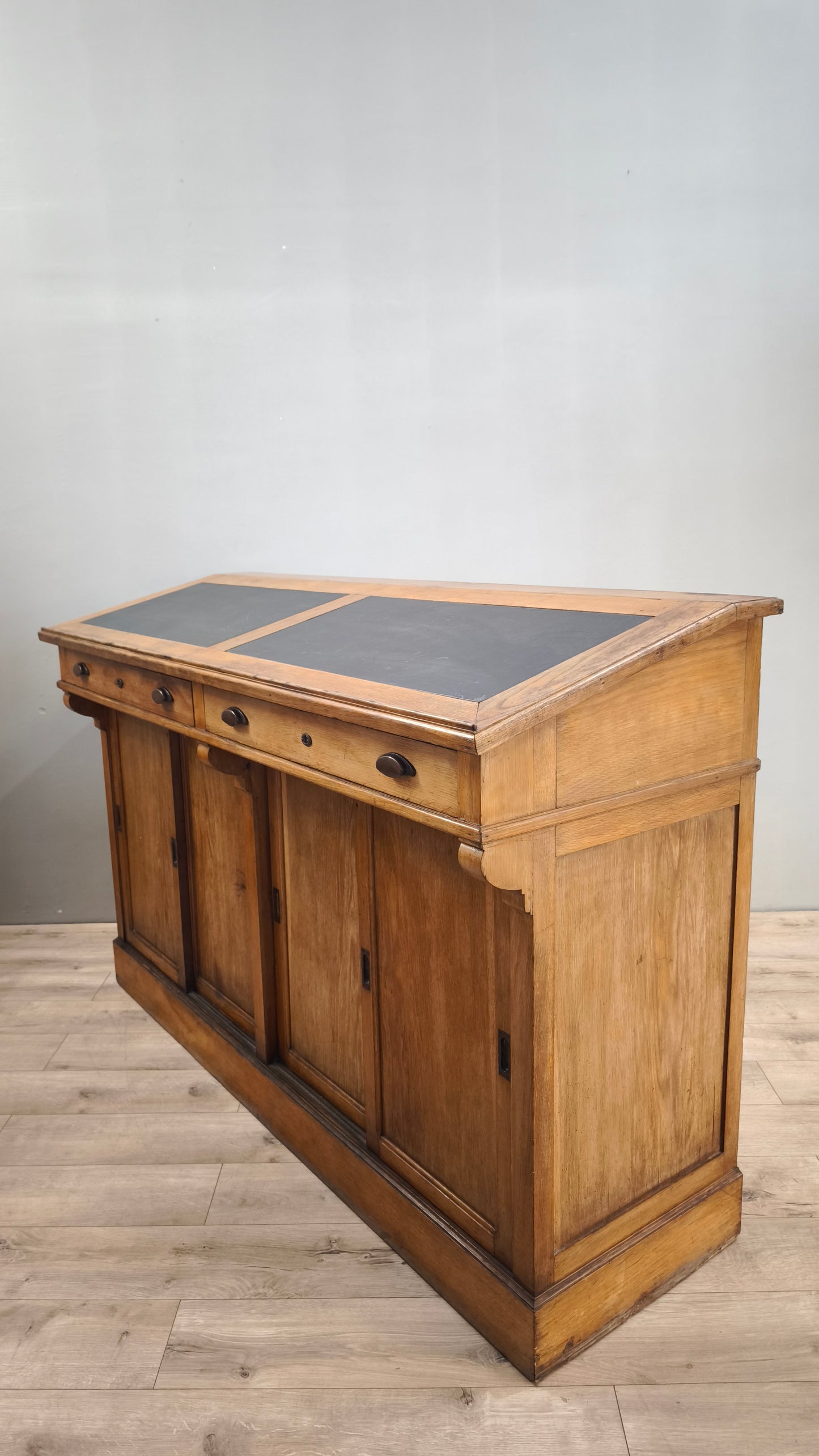 79072 Mobile archivio in legno con piano inclinato