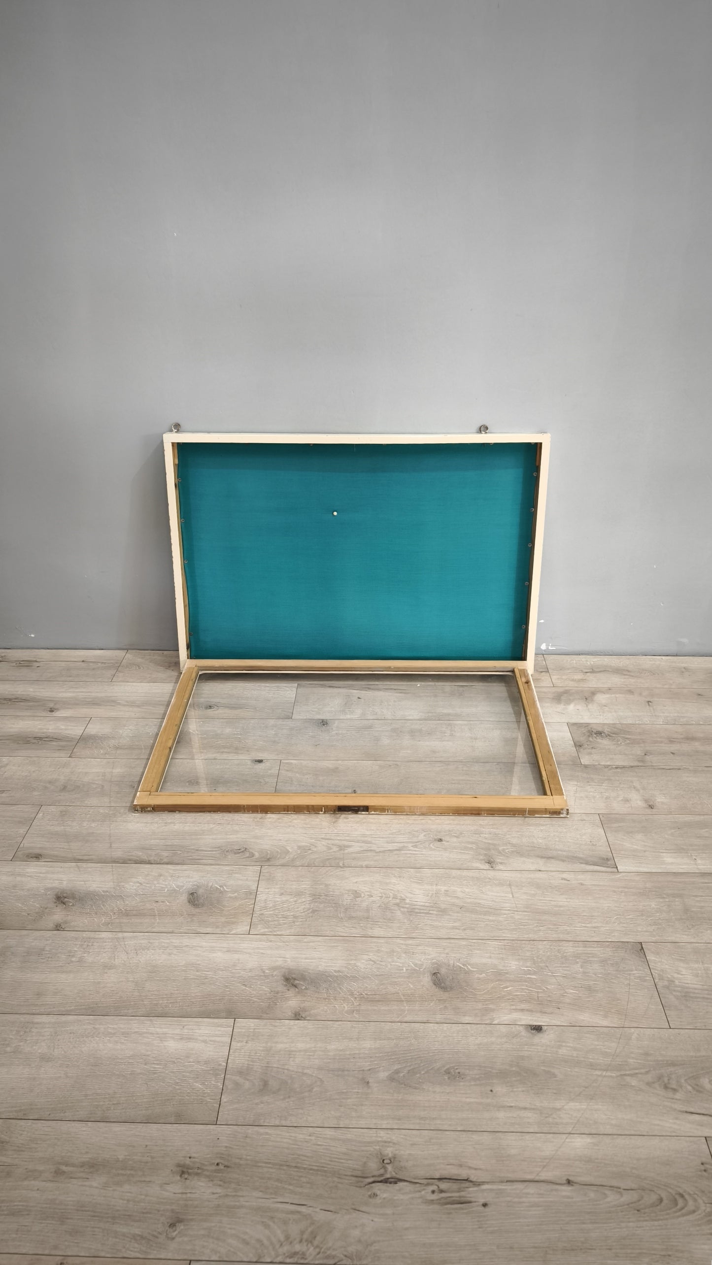 79199 Bacheca in legno con cornice bianca