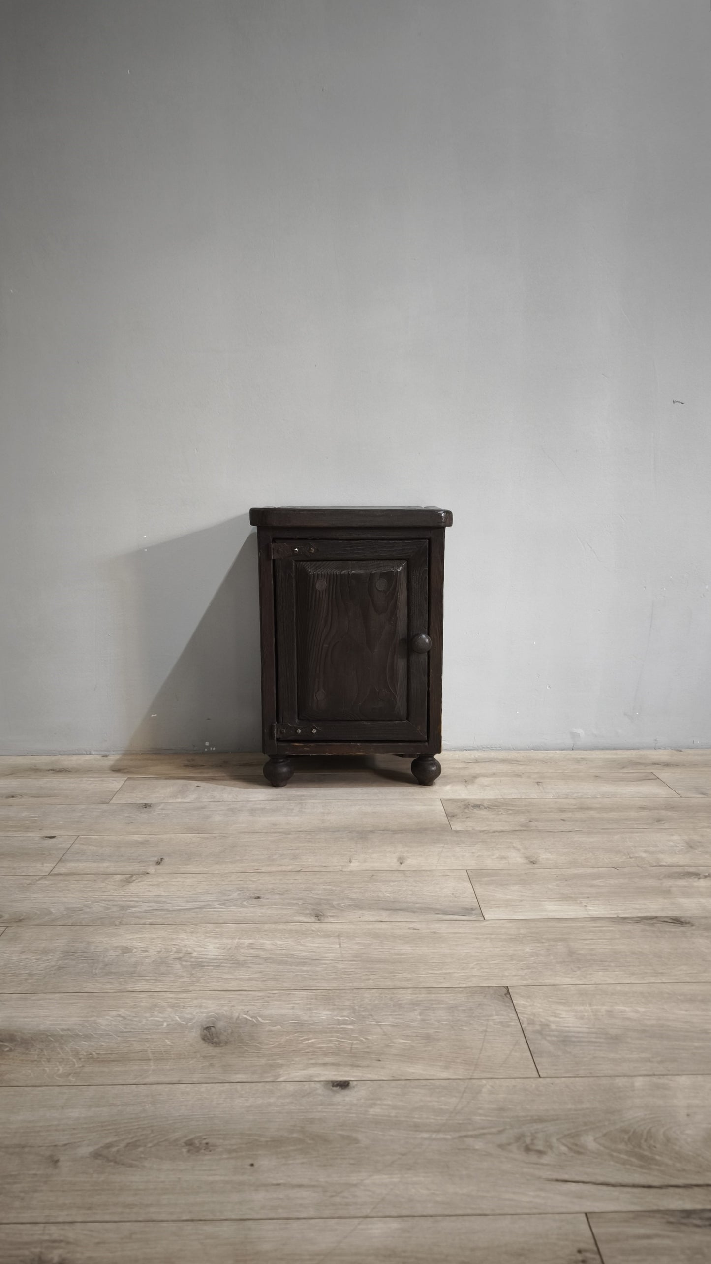 79237 Comodino singolo in legno massello