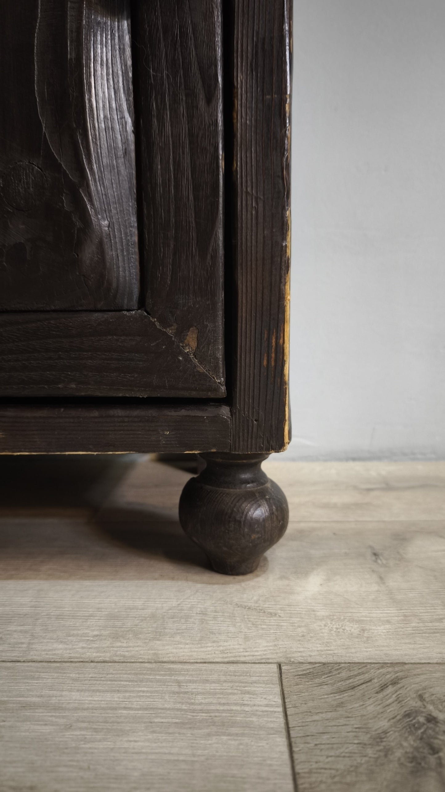 79237 Comodino singolo in legno massello