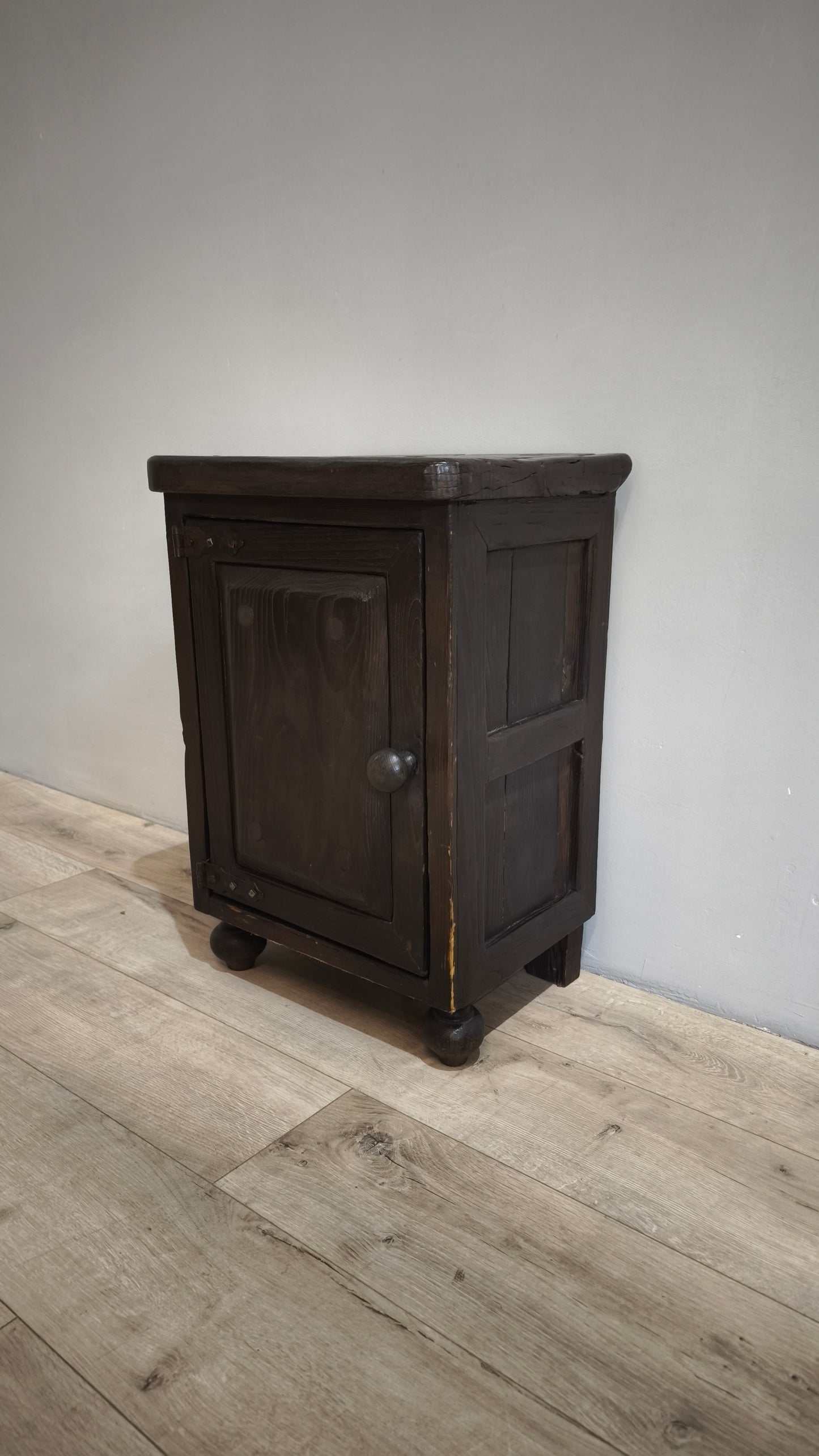 79237 Comodino singolo in legno massello