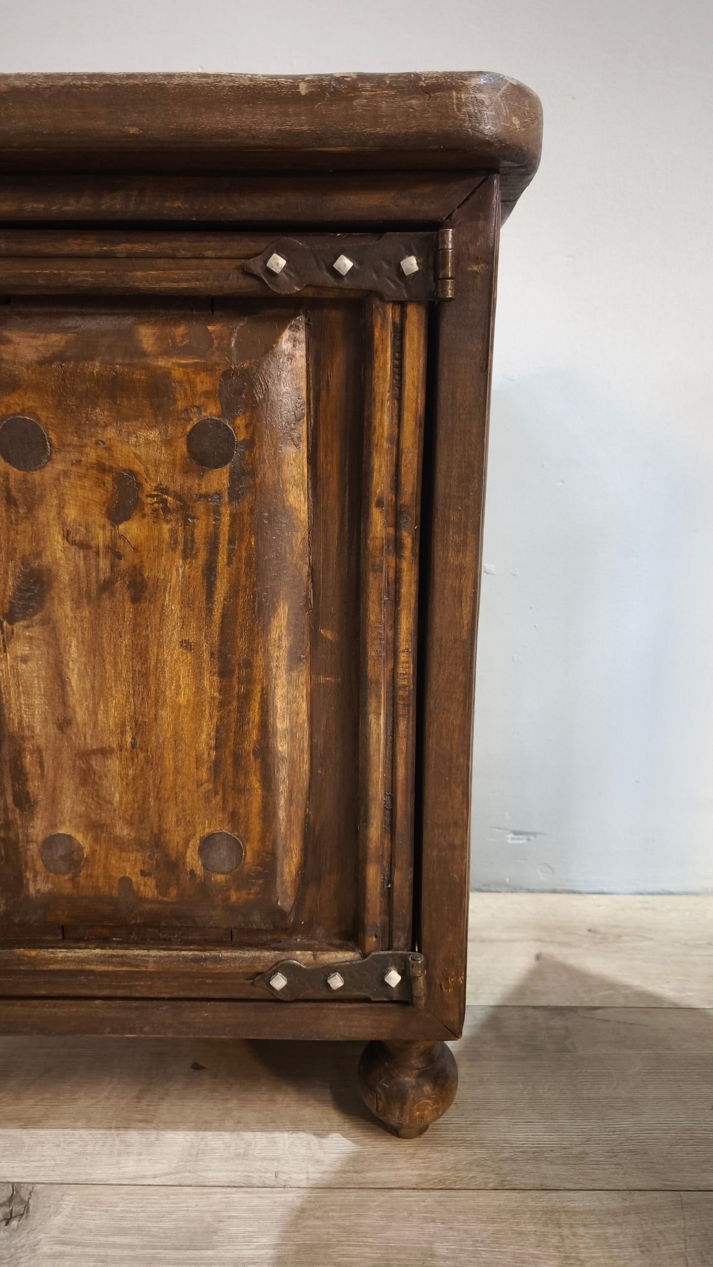 79236 Coppia di comodini in legno massello