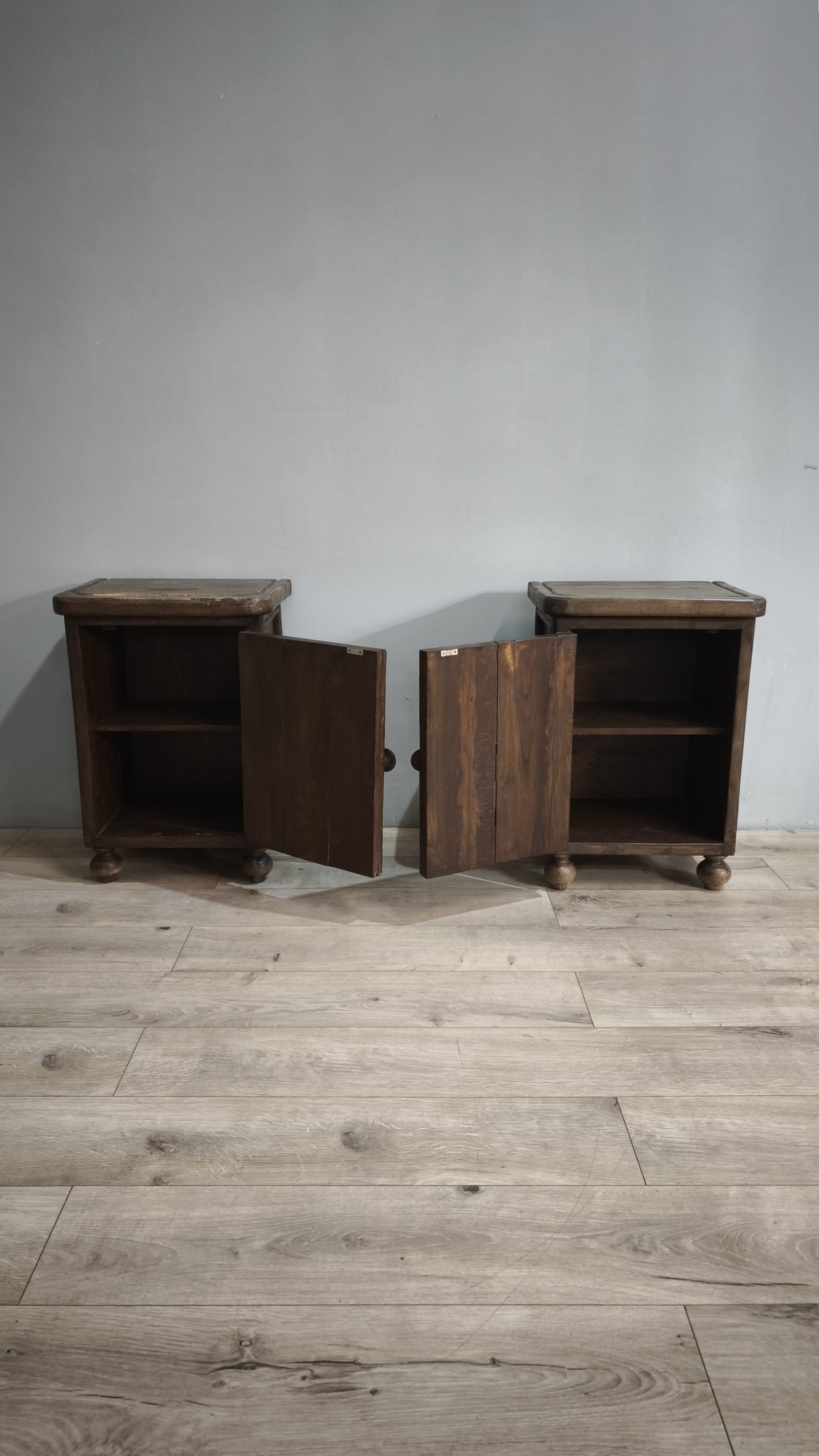 79236 Coppia di comodini in legno massello