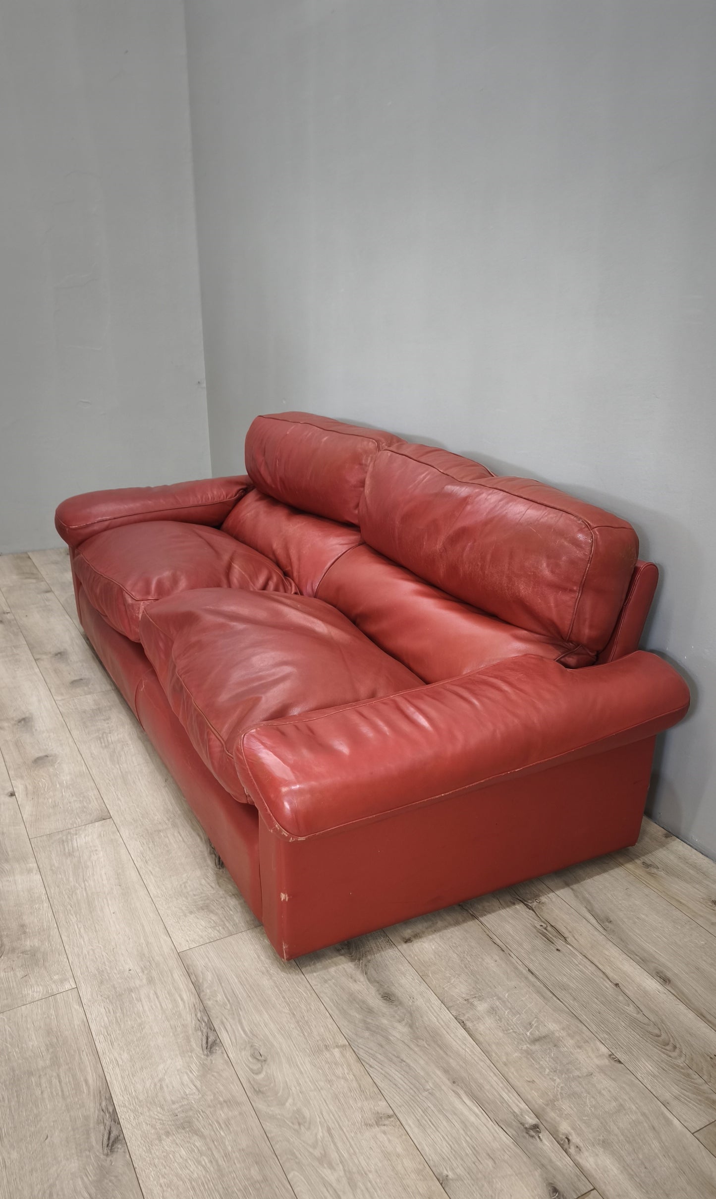 79370 Divano Poltrona Frau in pelle bordeaux
