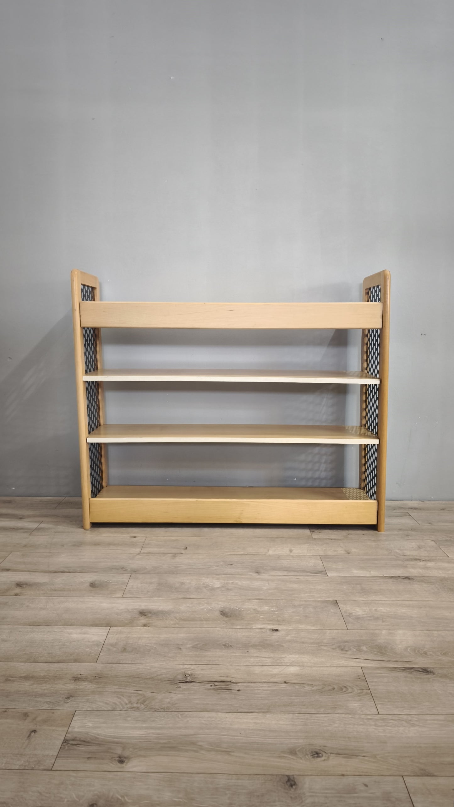 79343 Libreria color legno con tre ripiani