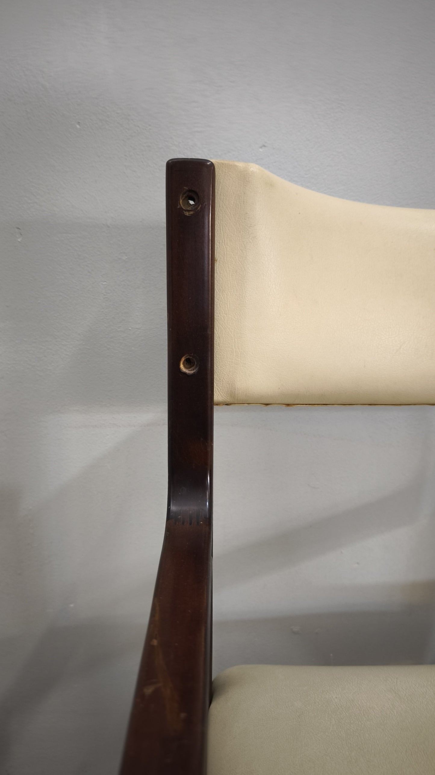 79346 Poltroncina in legno e tessuto beige