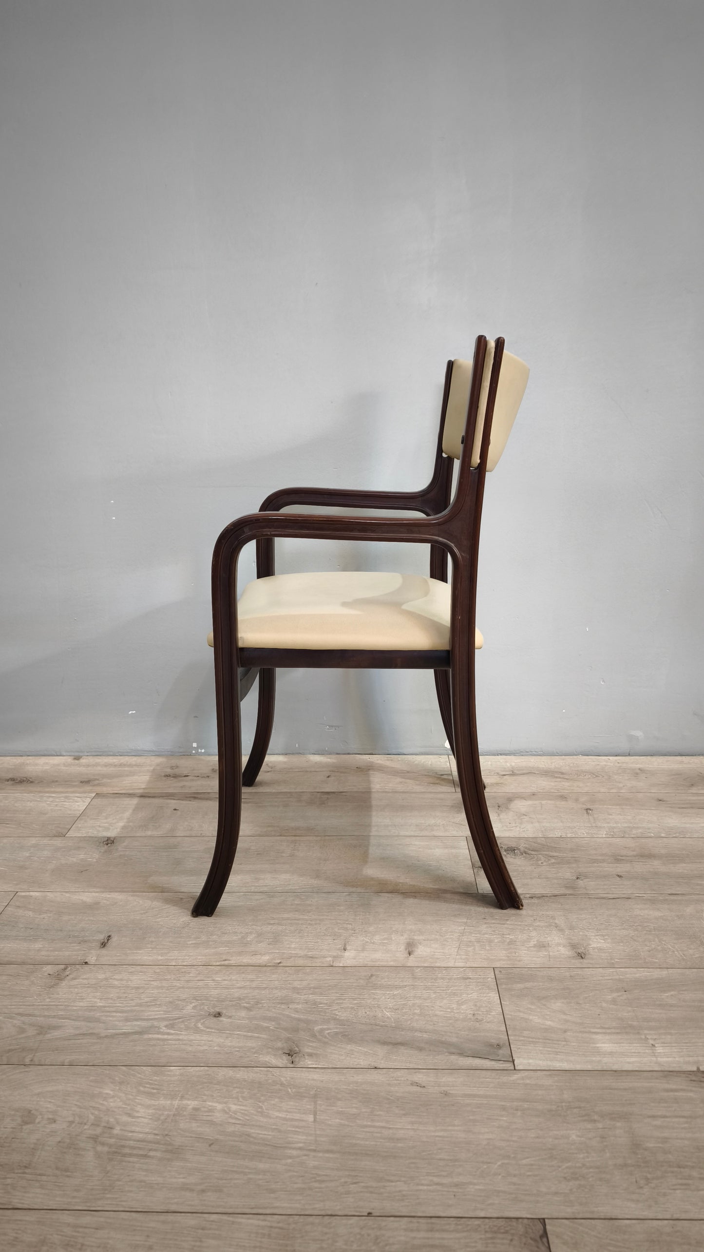 79346 Poltroncina in legno e tessuto beige