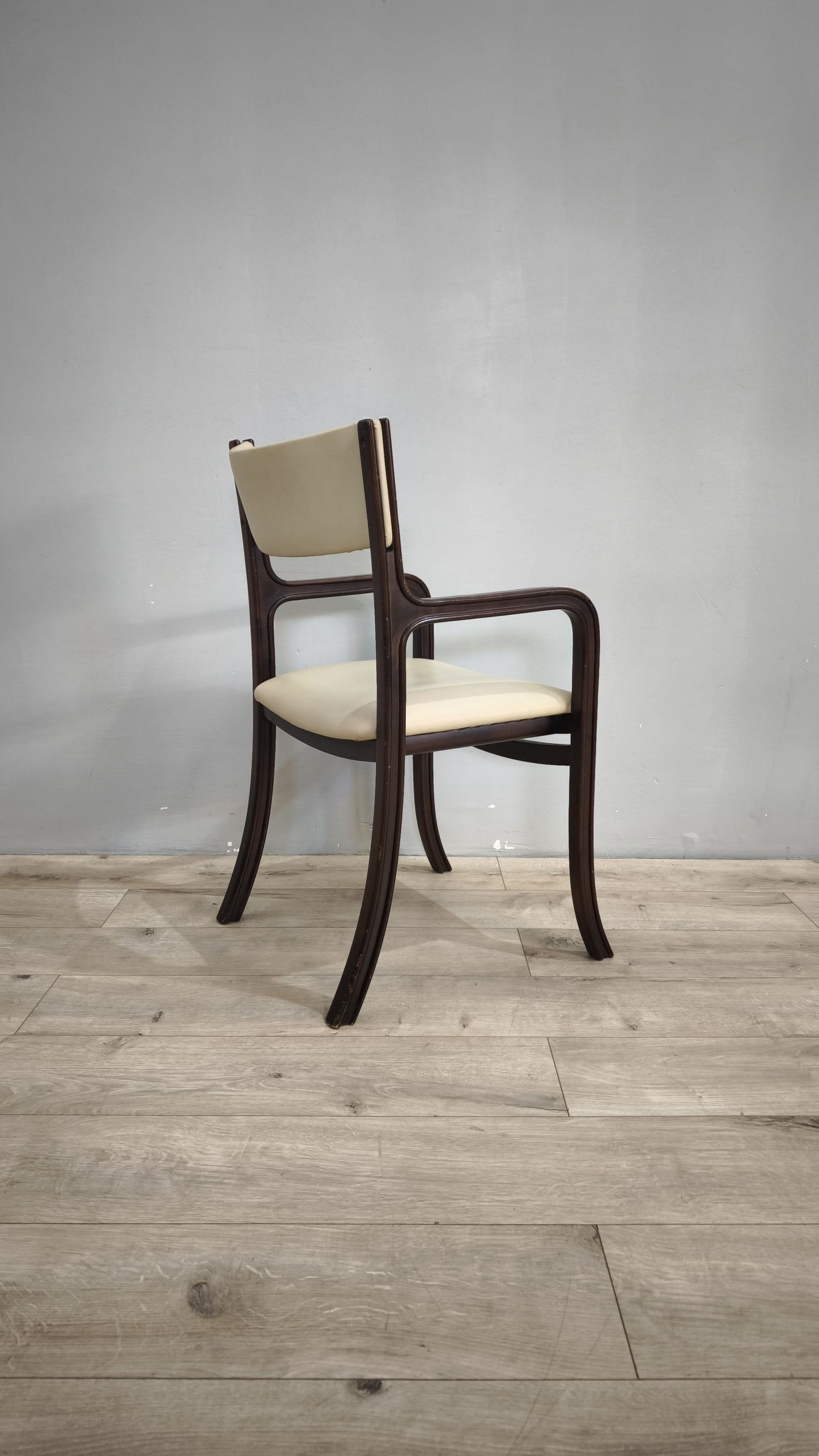 79346 Poltroncina in legno e tessuto beige