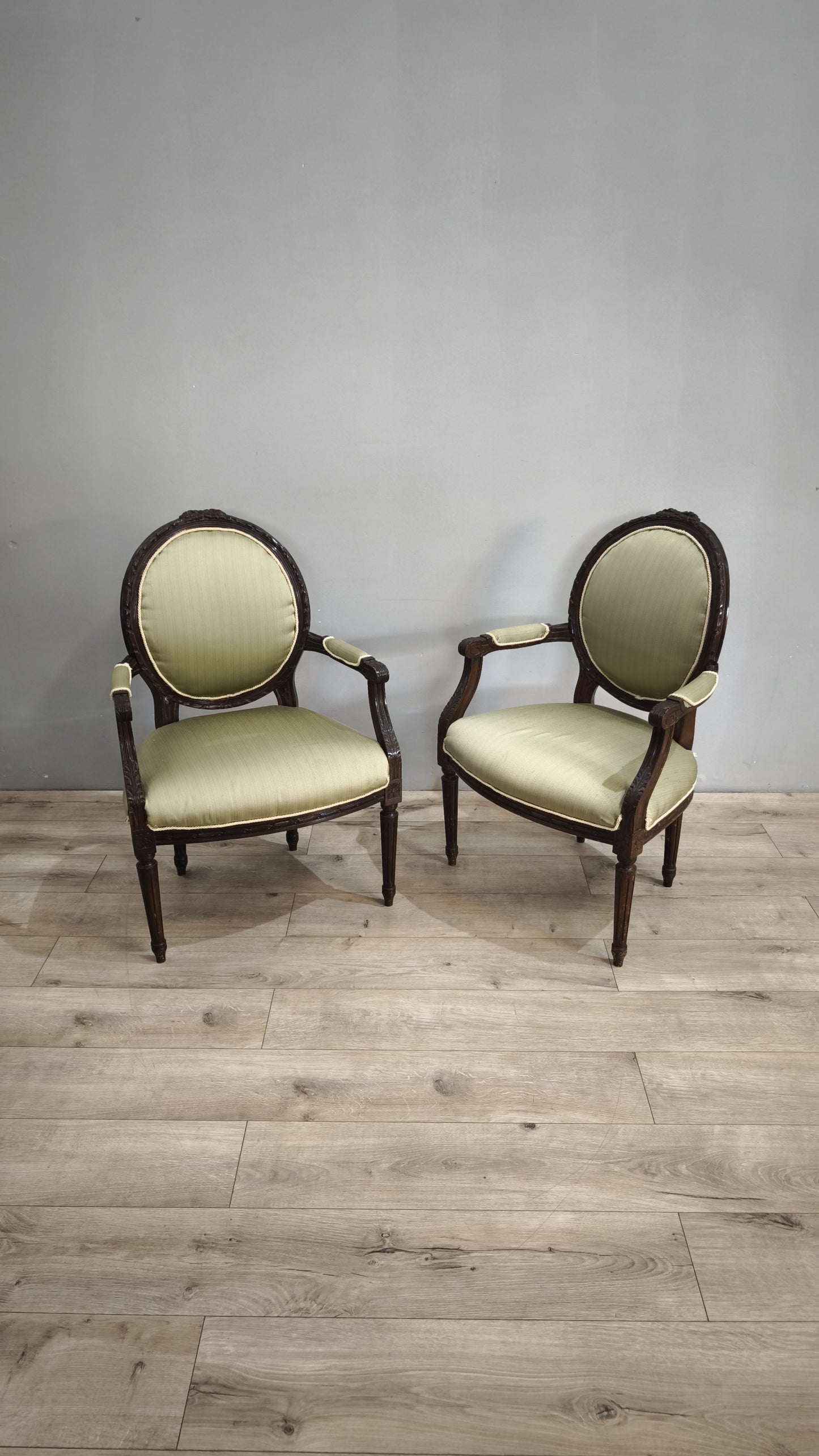 79360 Coppia di poltroncine in legno e tessuto verde