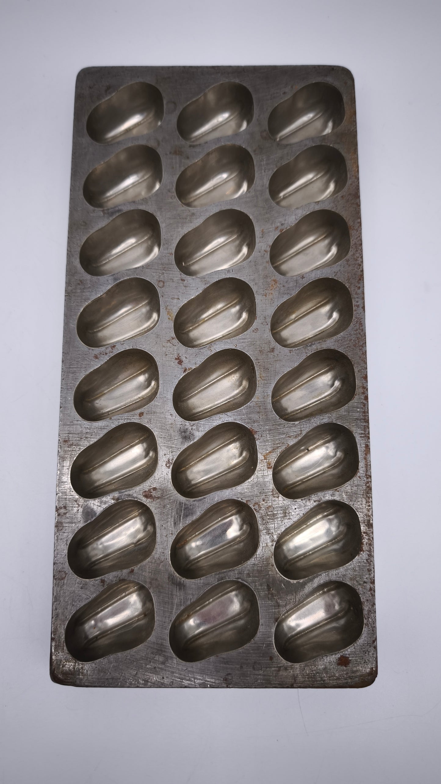 79129 Stampino per cioccolatini vintage in acciaio