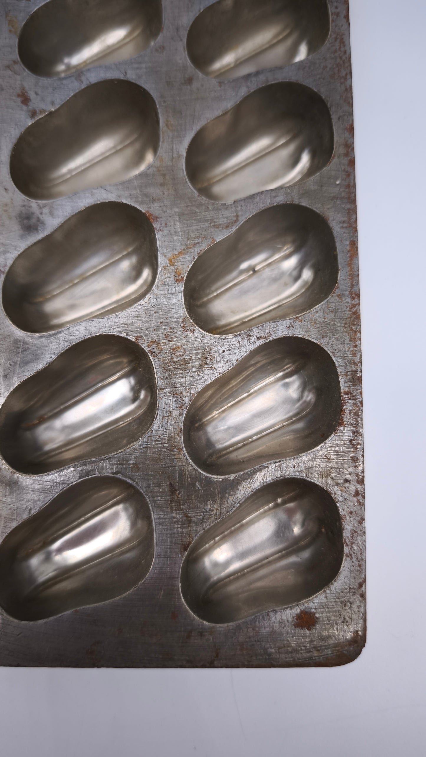 79129 Stampino per cioccolatini vintage in acciaio