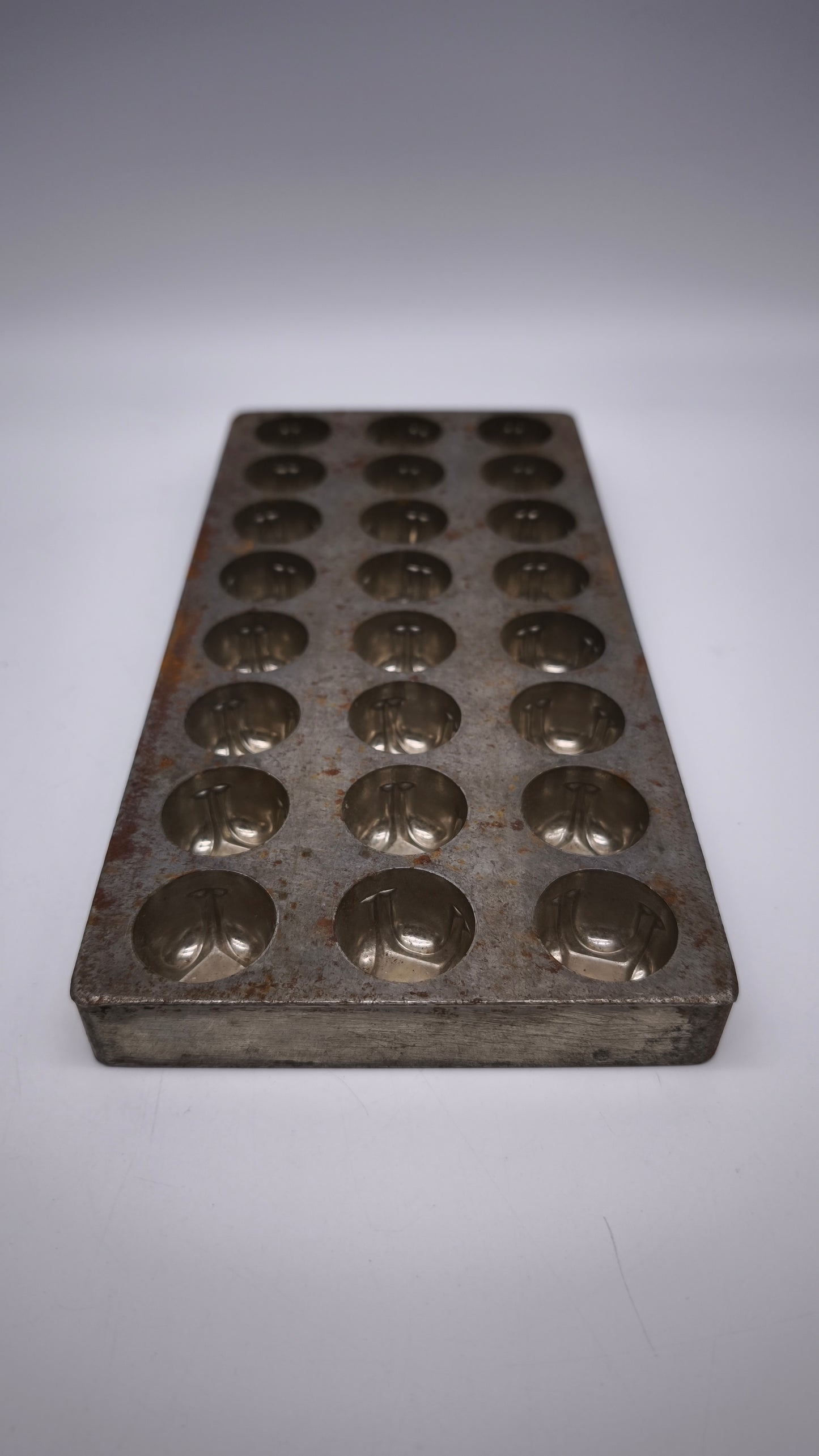 79129-2 Stampino per cioccolatini vintage in acciaio
