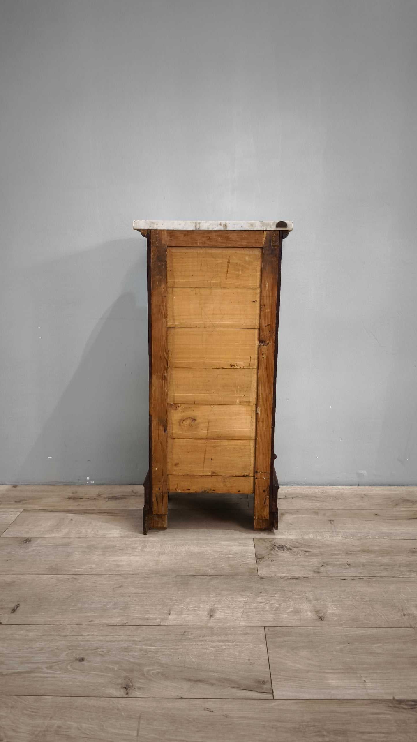 79355 Coppia di comodini in legno con piano in marmo bianco