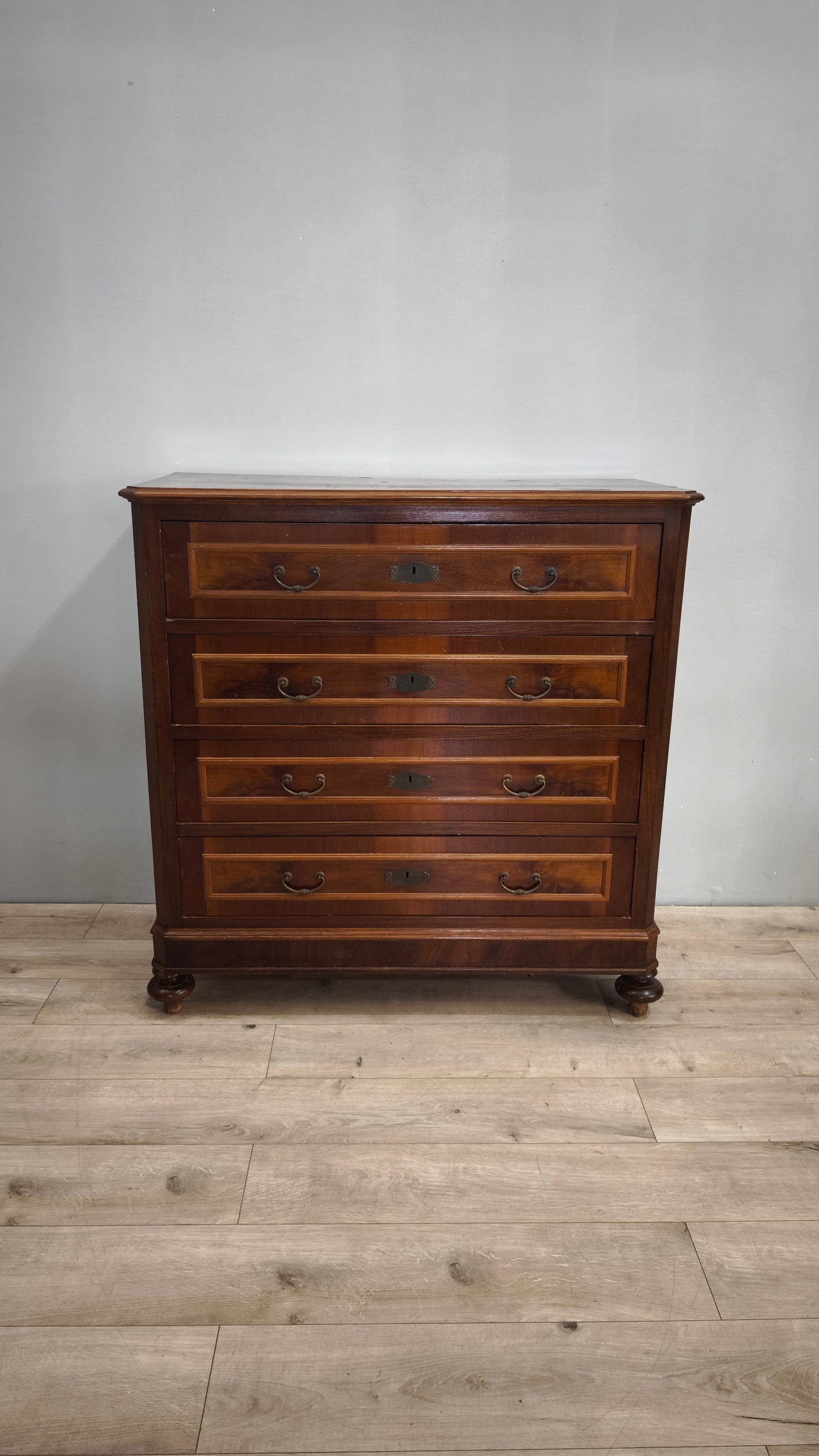 79358 Comò in legno con quatto cassetti