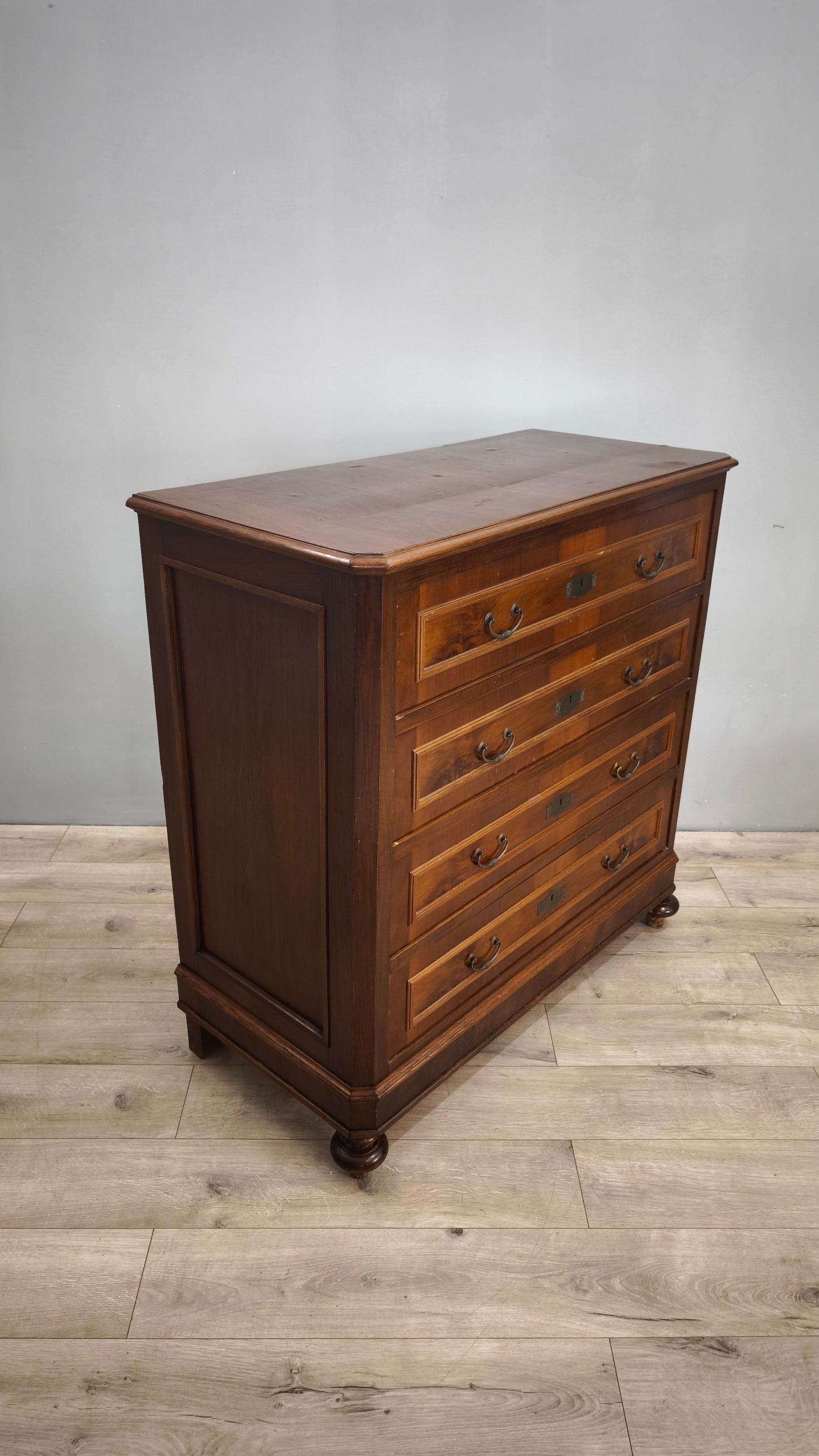 79358 Comò in legno con quatto cassetti